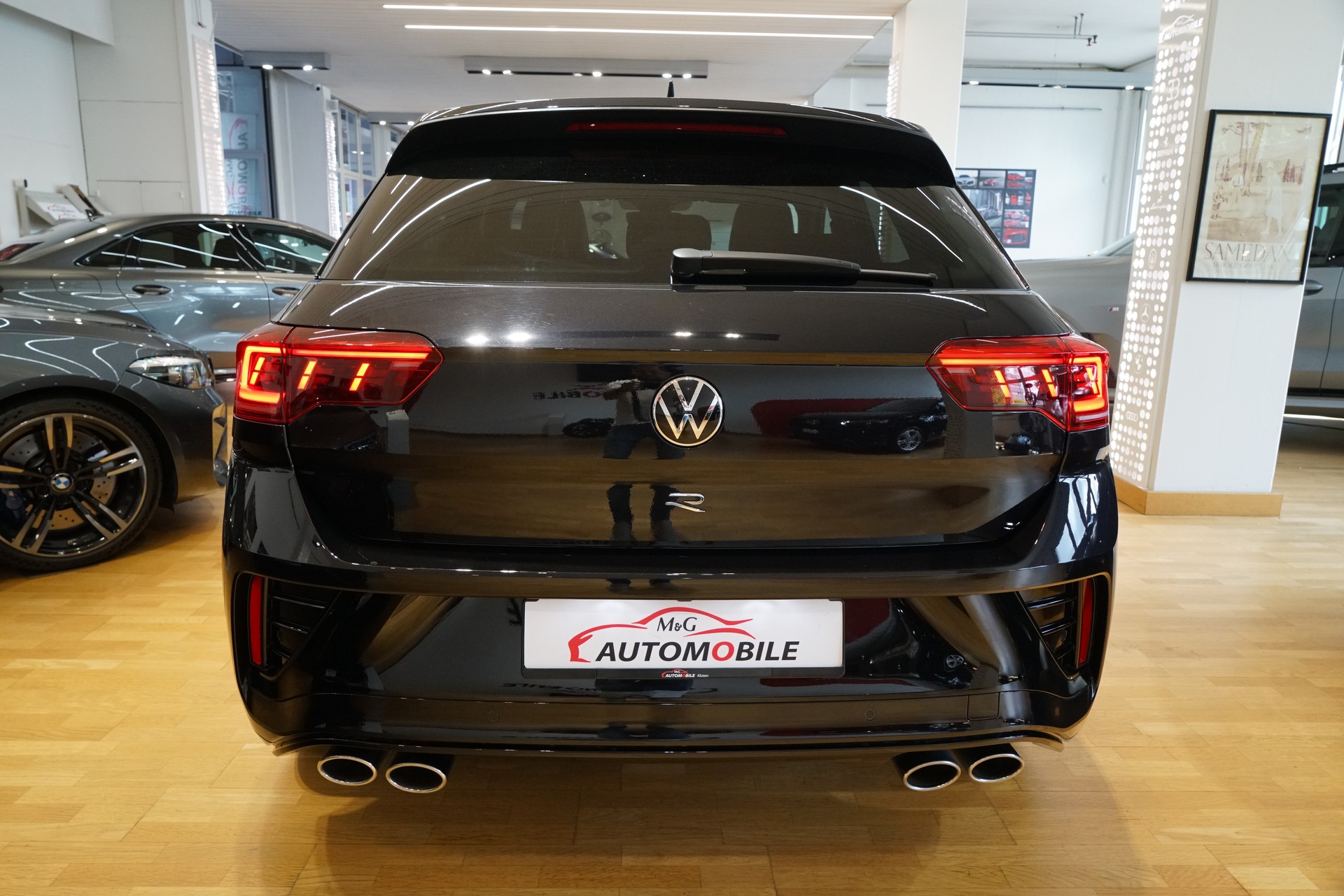 VW T-Roc 2.0 TSI R DSG 4Motion-image-4