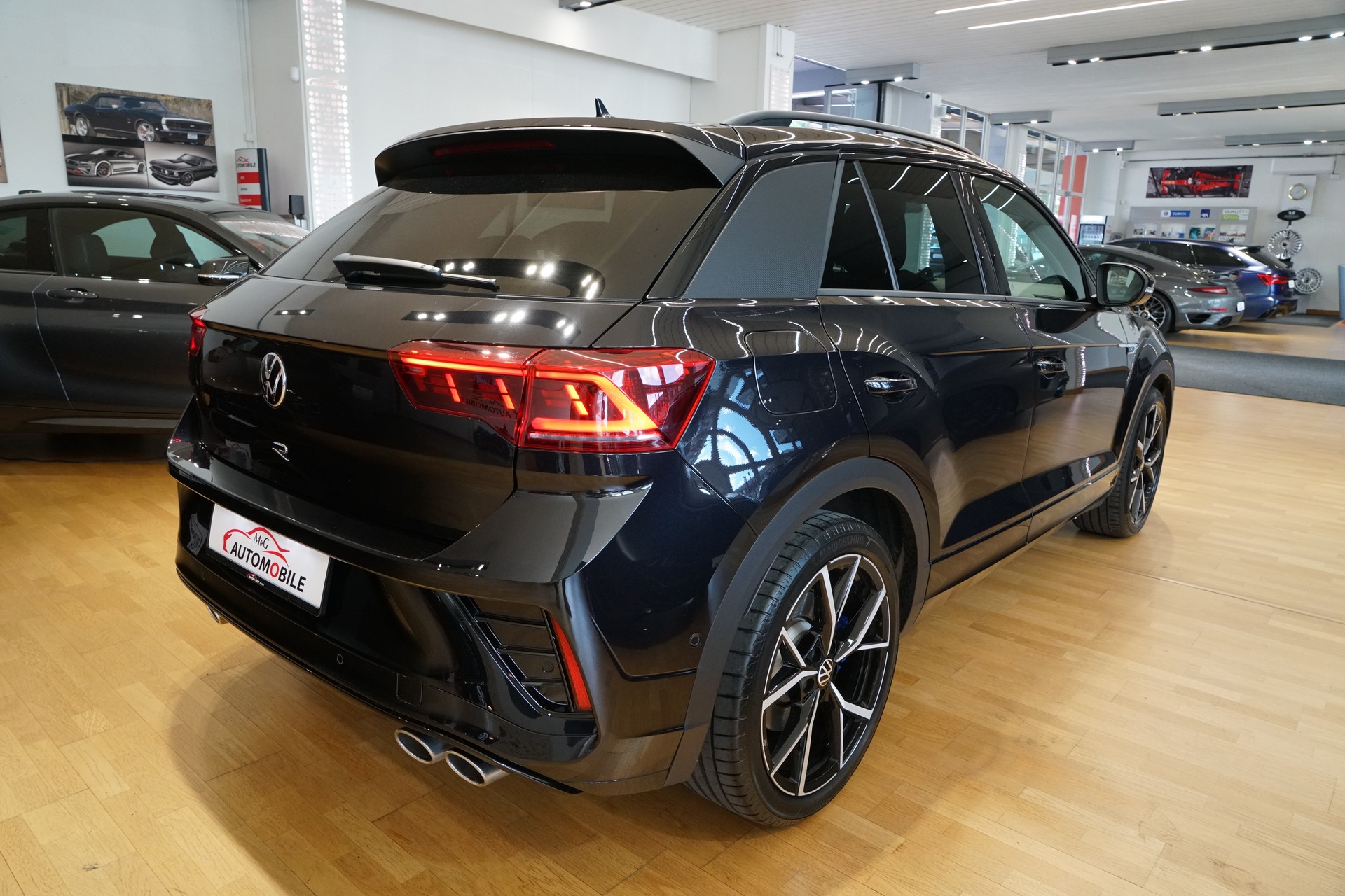 VW T-Roc 2.0 TSI R DSG 4Motion-image-5