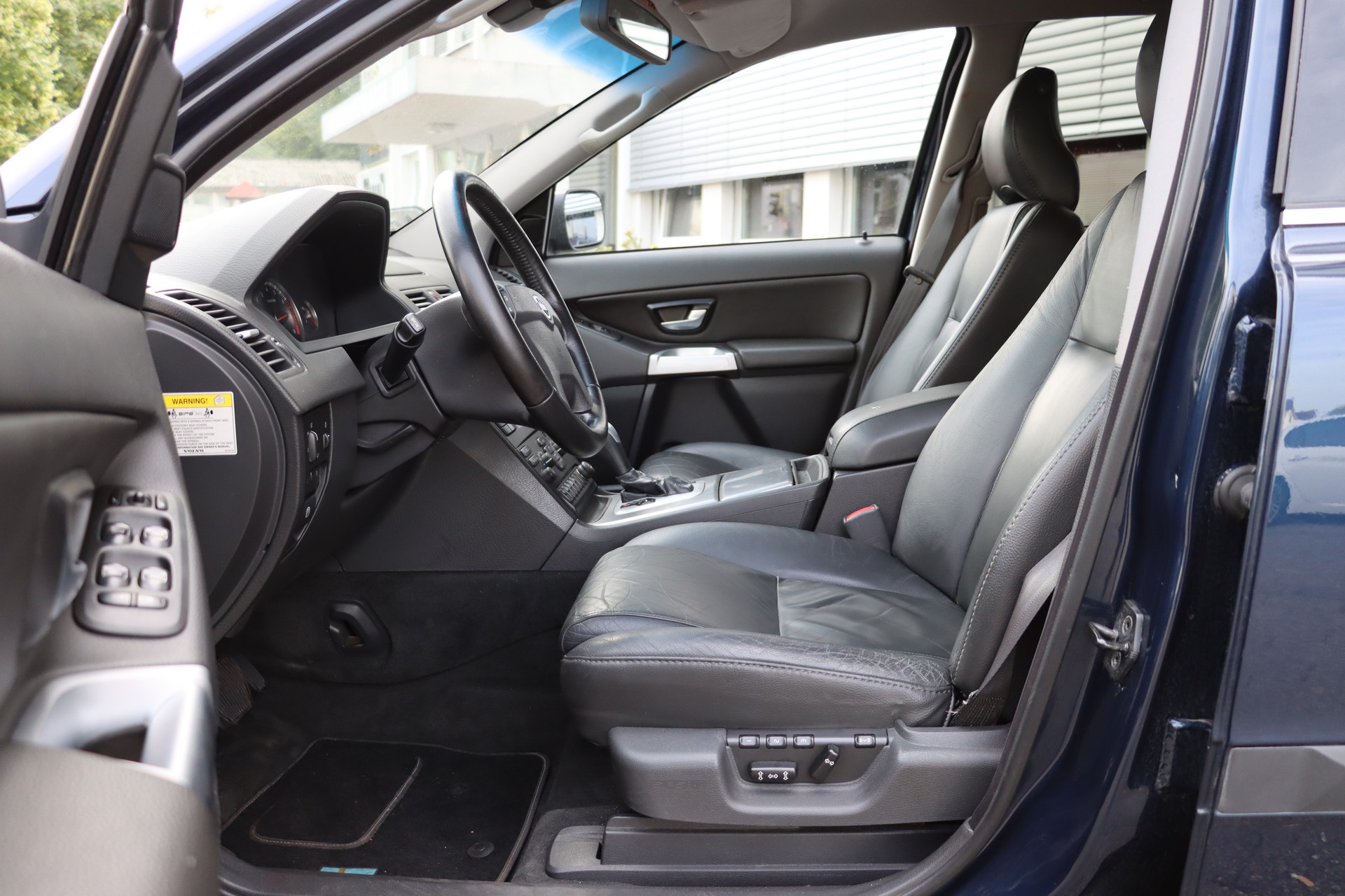 VOLVO XC90 2.5T AWD Geartronic-image-5