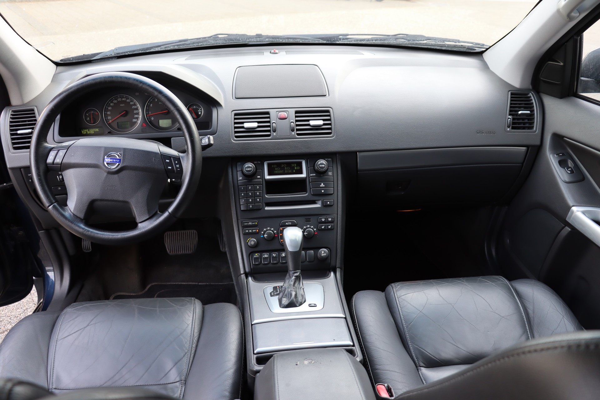 VOLVO XC90 2.5T AWD Geartronic-image-4