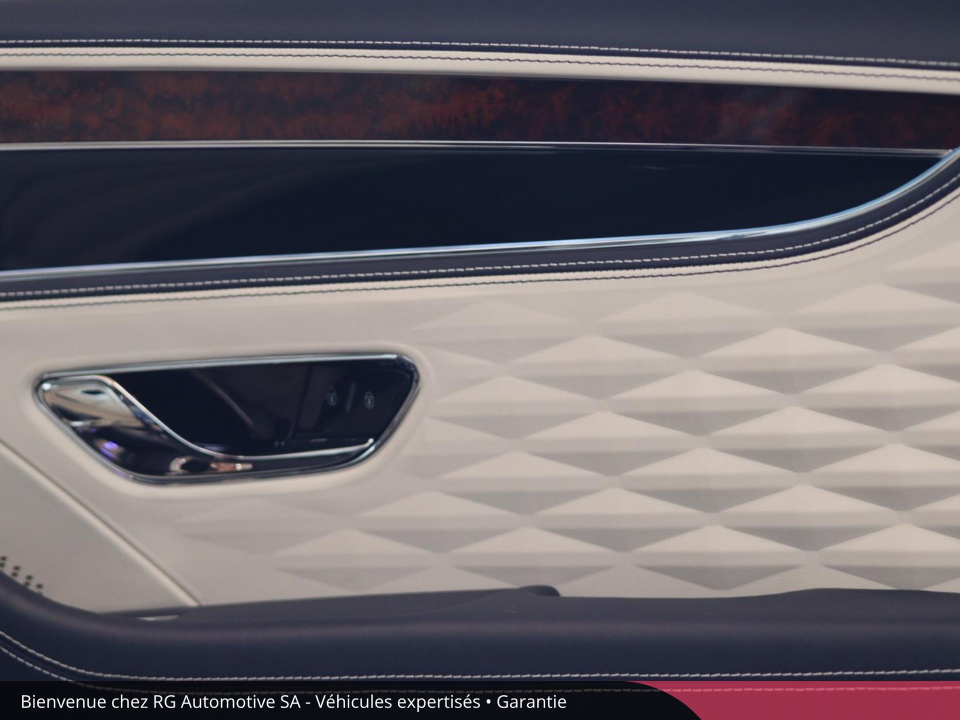 BENTLEY Flying Spur 6.0 W12 Mulliner-image-6