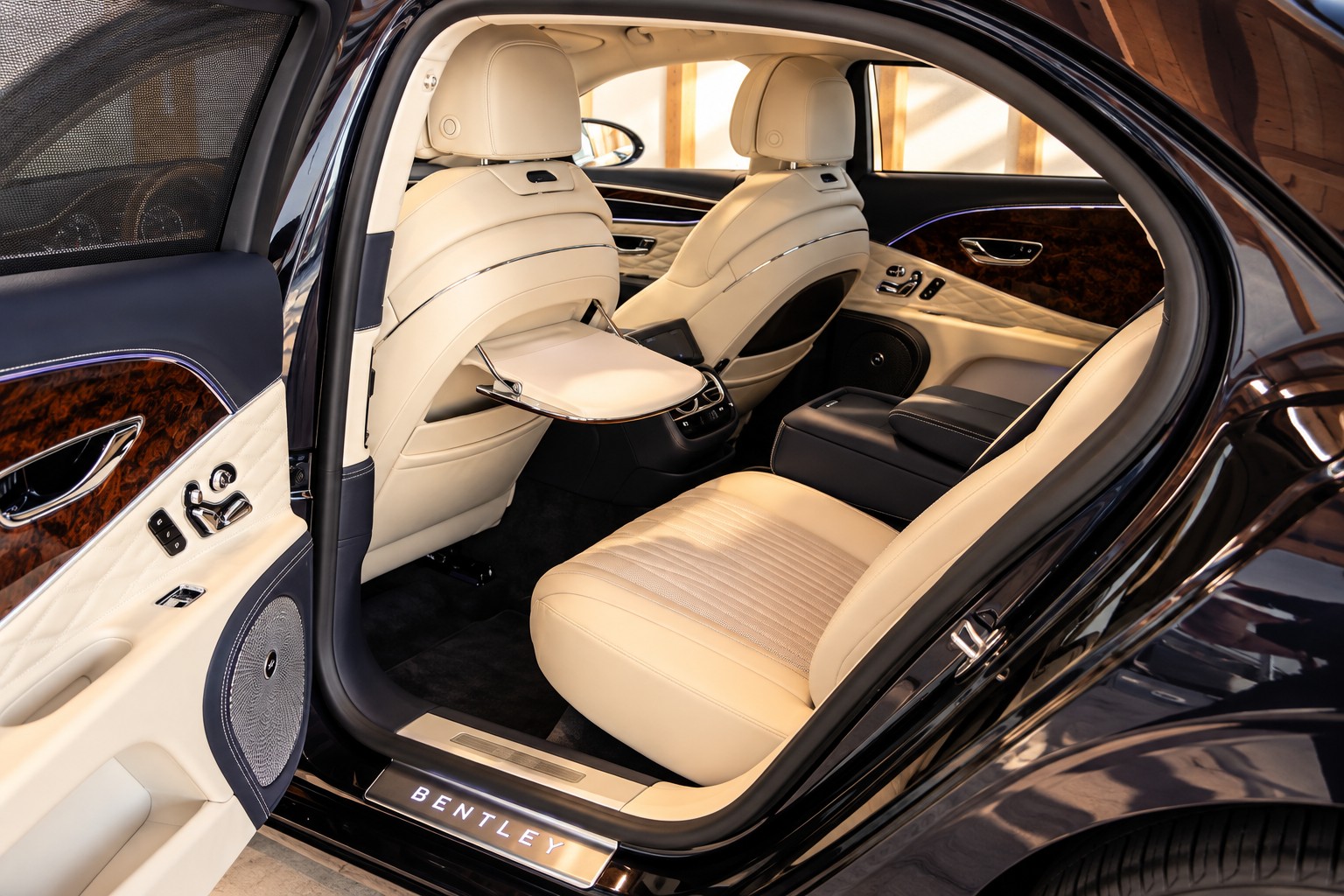 BENTLEY Flying Spur 6.0 W12 Mulliner-image-12