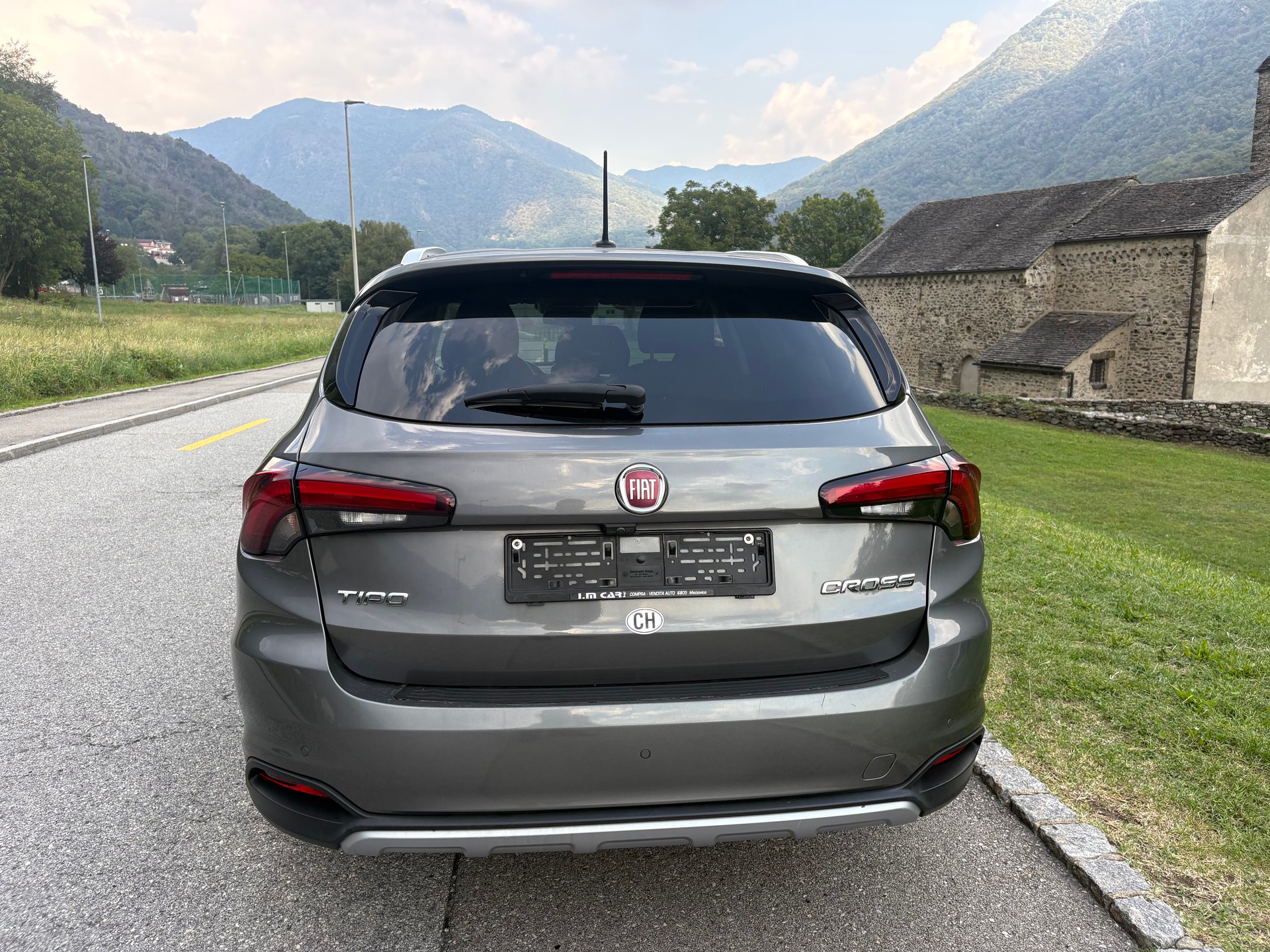 FIAT Tipo 1.6MJ Station Wagon Cross-image-3
