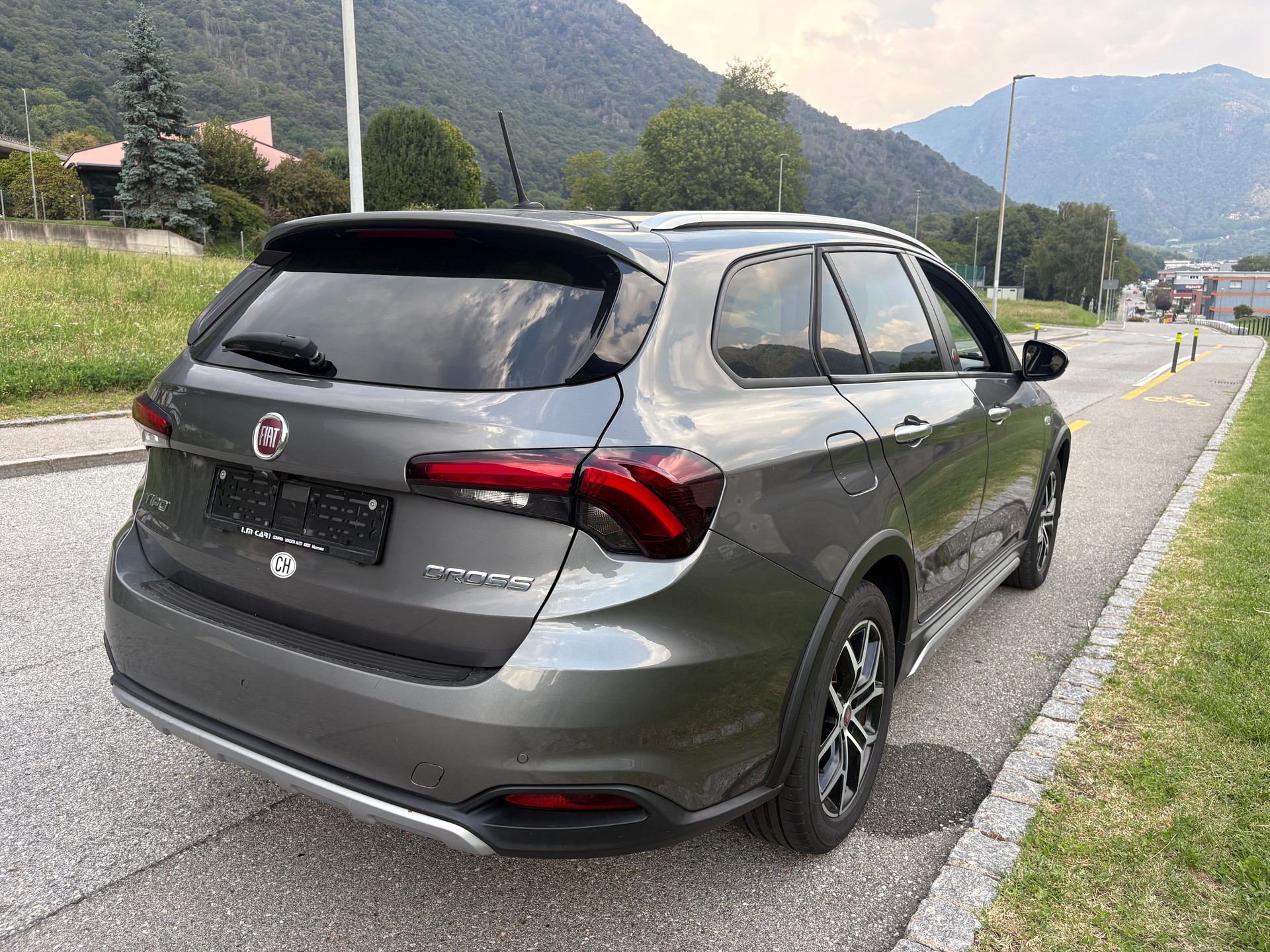 FIAT Tipo 1.6MJ Station Wagon Cross-image-4