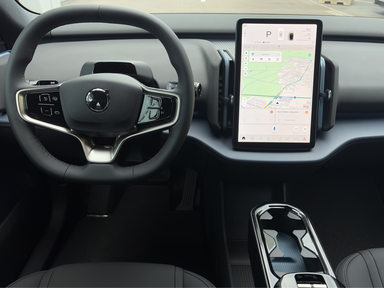 VOLVO EX30 P5 Longe Range XCENTRIC Black Edition-image-11