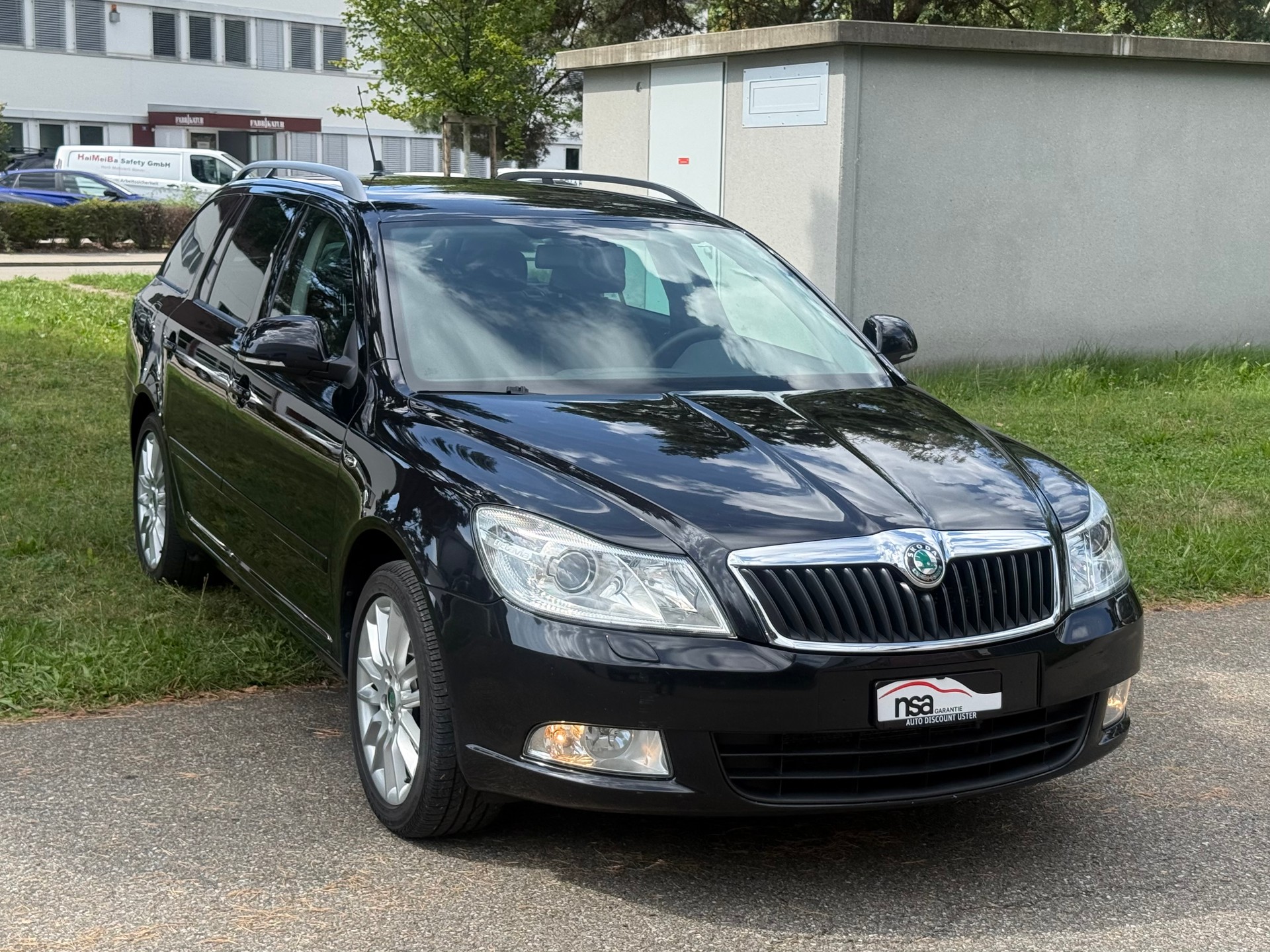 SKODA Octavia Combi 1.8 TSI Ambition DSG-image-1