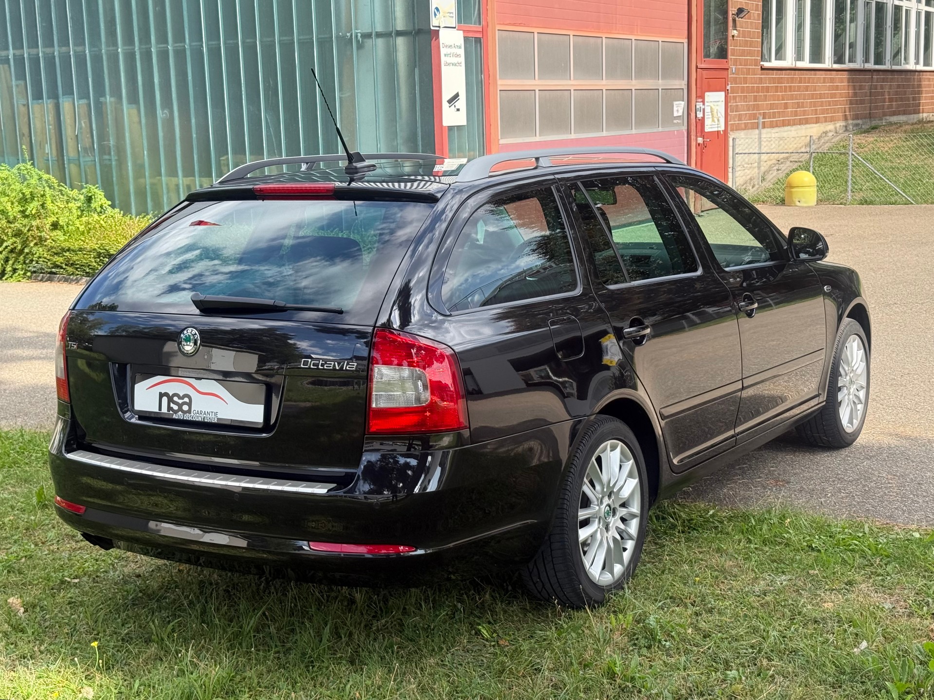 SKODA Octavia Combi 1.8 TSI Ambition DSG-image-4