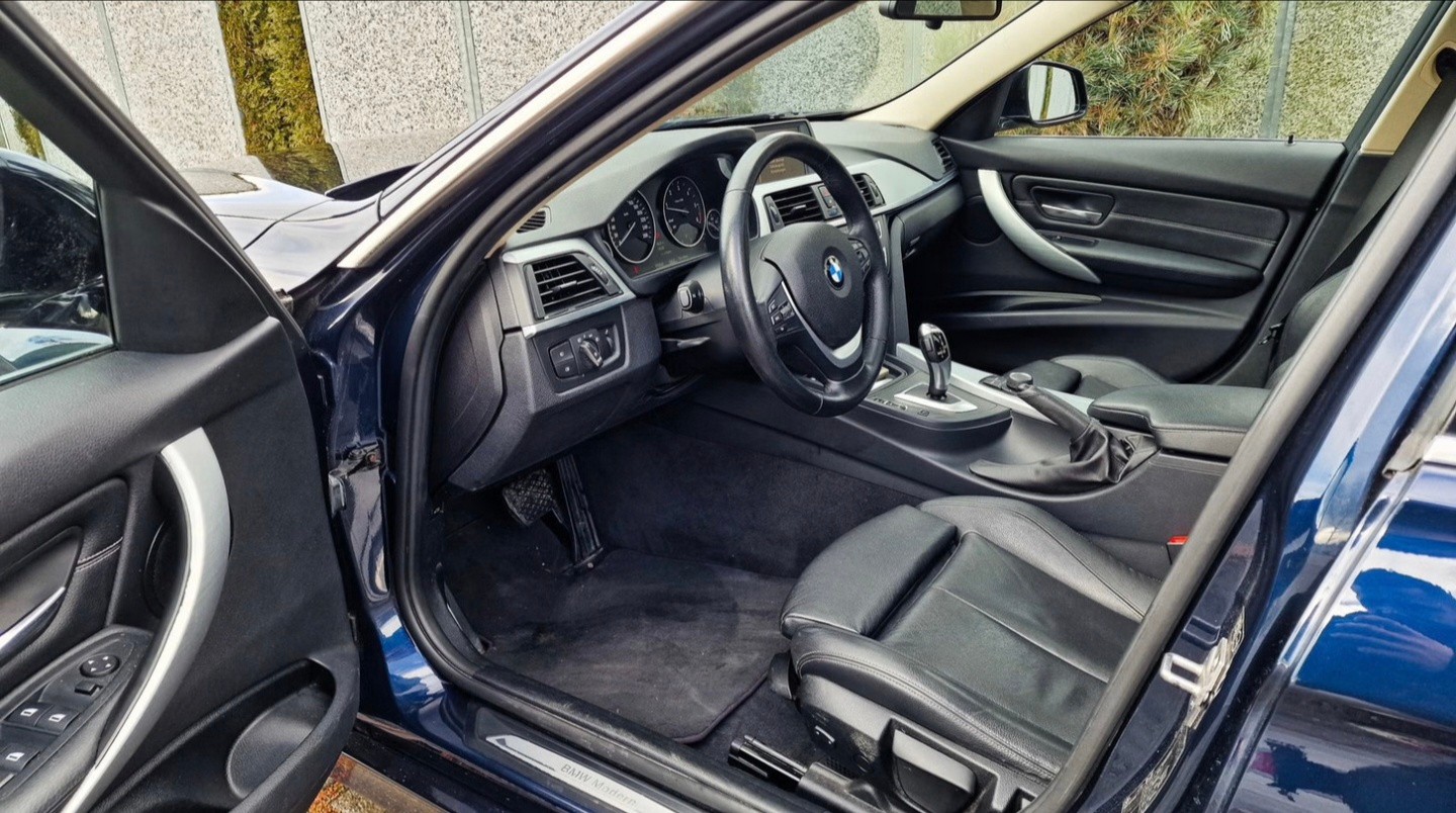 BMW 320d-image-8