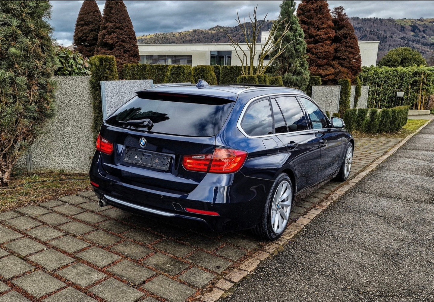 BMW 320d-image-2
