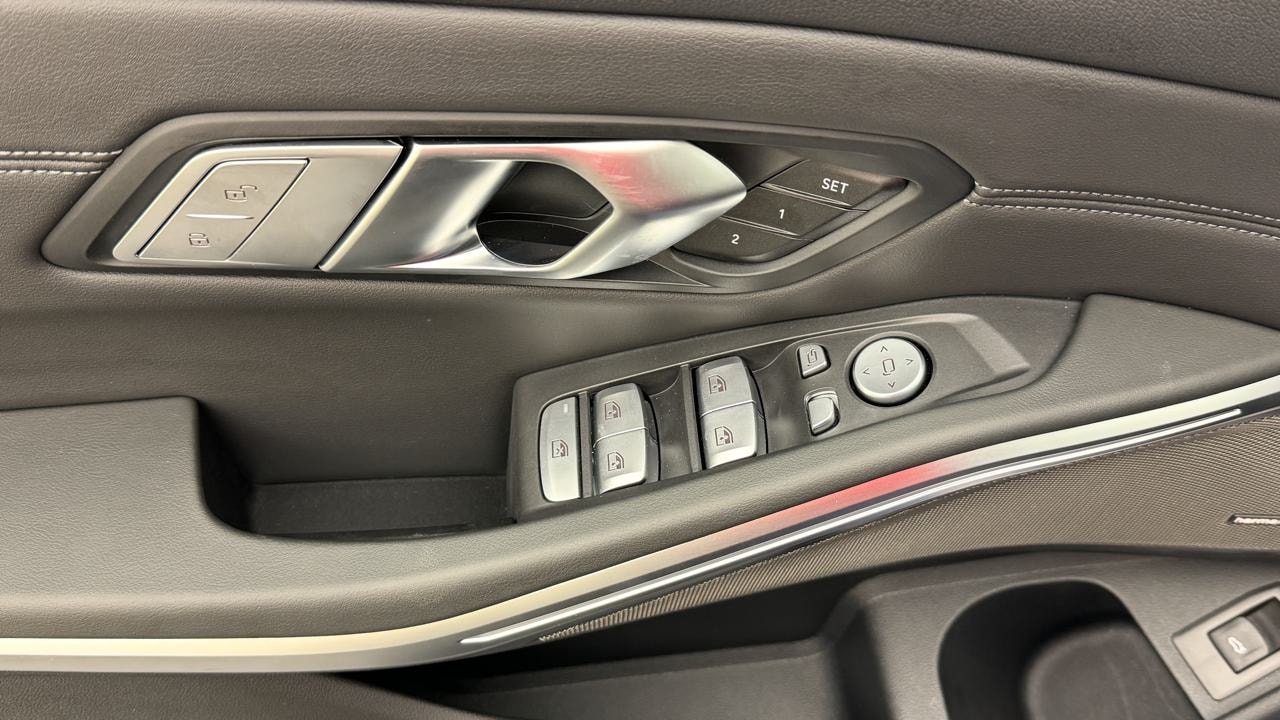 BMW M3 Touring xDrive Competition M-image-8