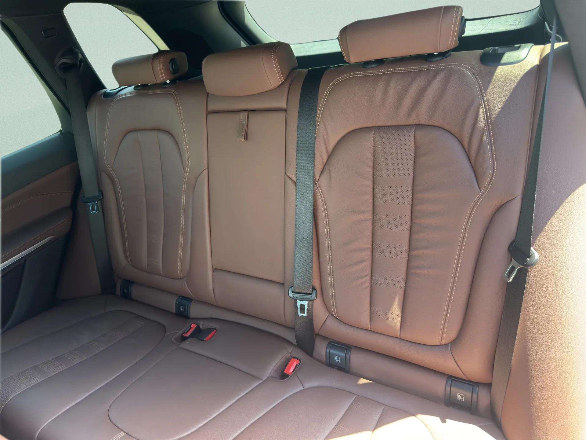 BMW X5 xDrive 40i Steptronic-image-19
