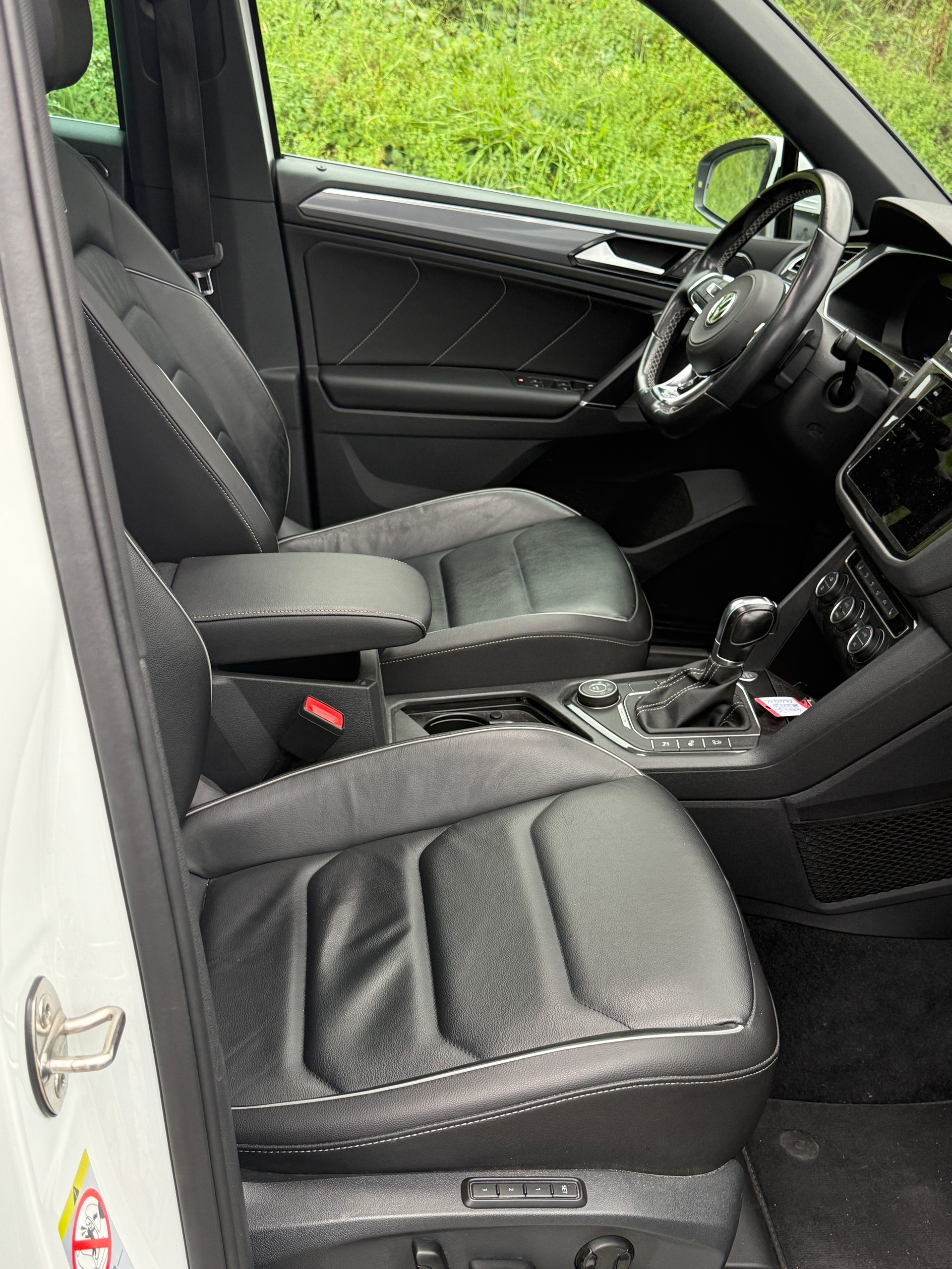 VW Tiguan 2.0TSI RLine 4Motion DSG-image-8