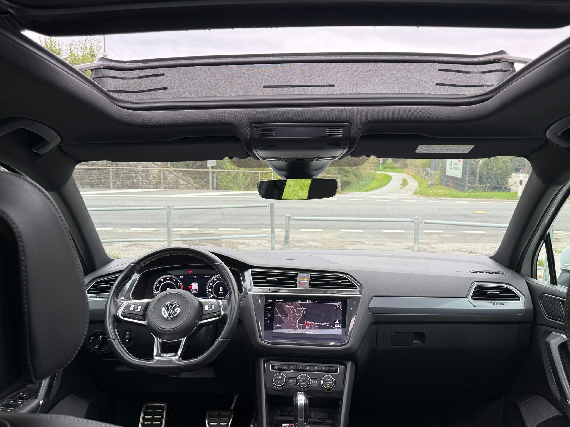 VW Tiguan 2.0TSI RLine 4Motion DSG-image-4