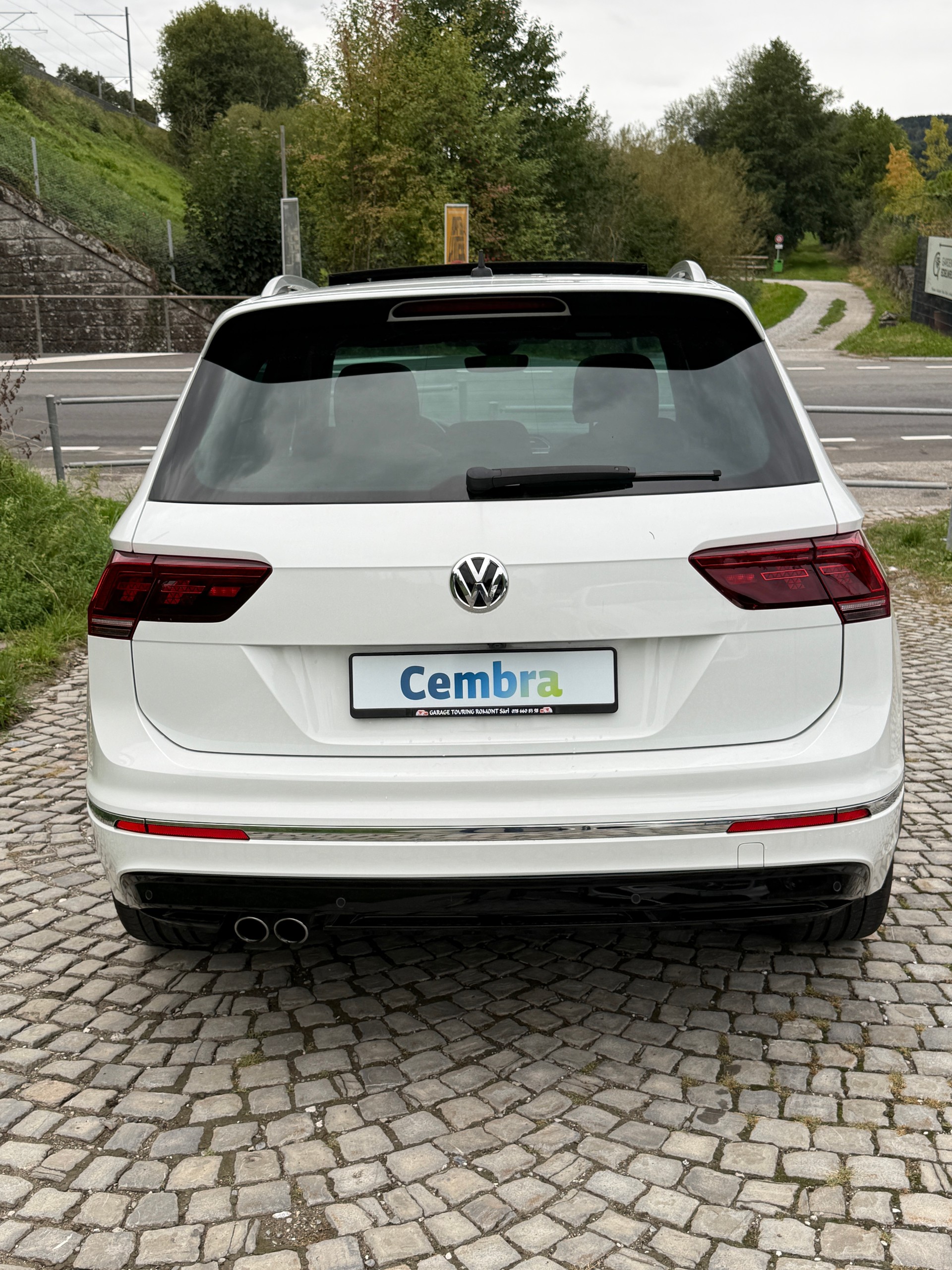 VW Tiguan 2.0TSI RLine 4Motion DSG-showroom-element-2