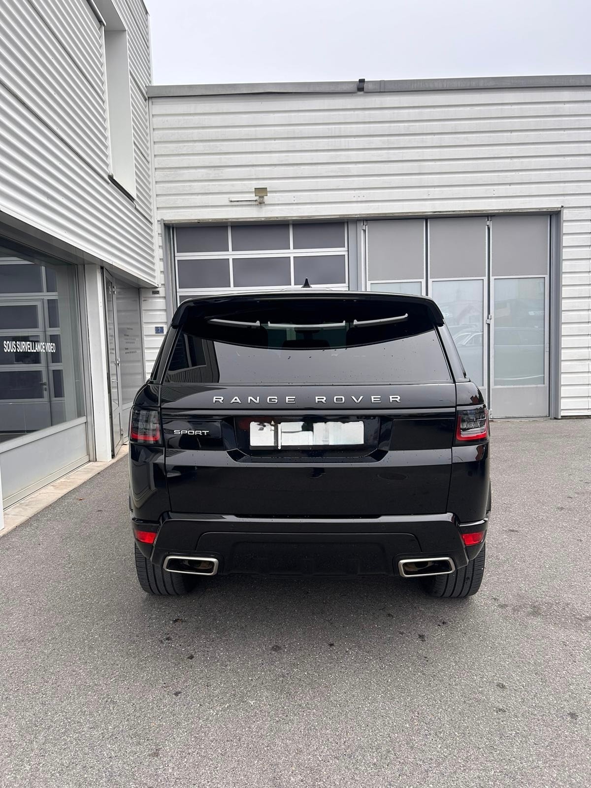 LAND ROVER 2.0 P400e HSE Dynamic-image-0