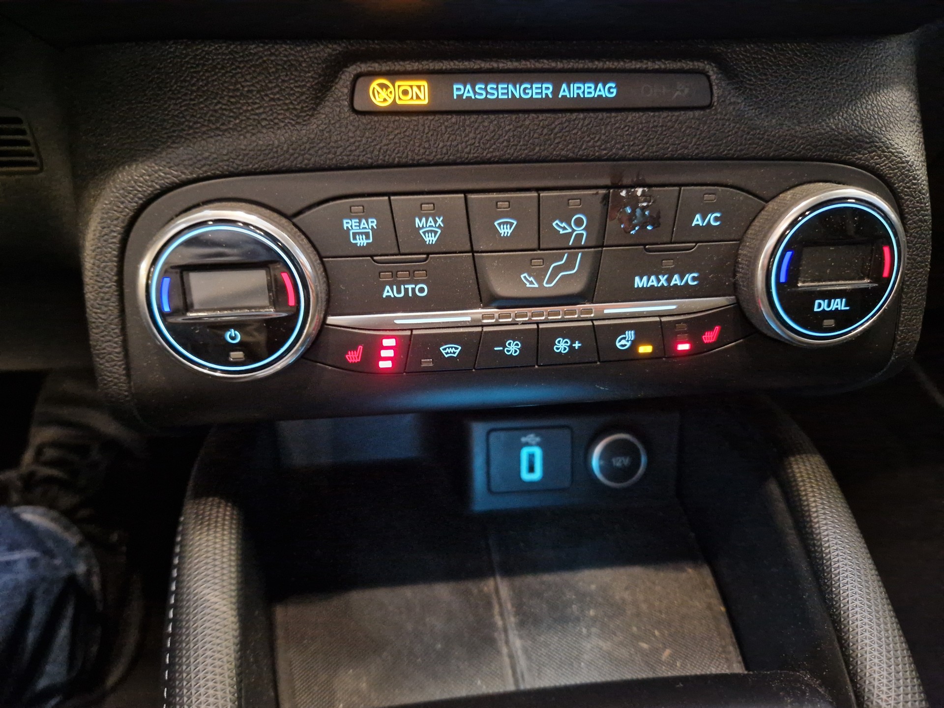 FORD Focus 1.0 SCTi Active Automat-image-9