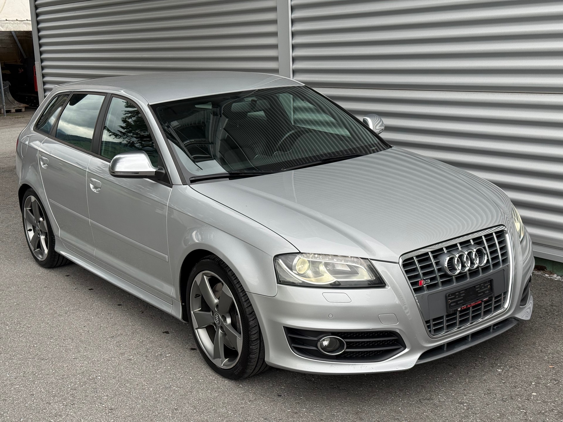 AUDI S3 Sportback 2.0 TFSI quattro S-tronic-image-3