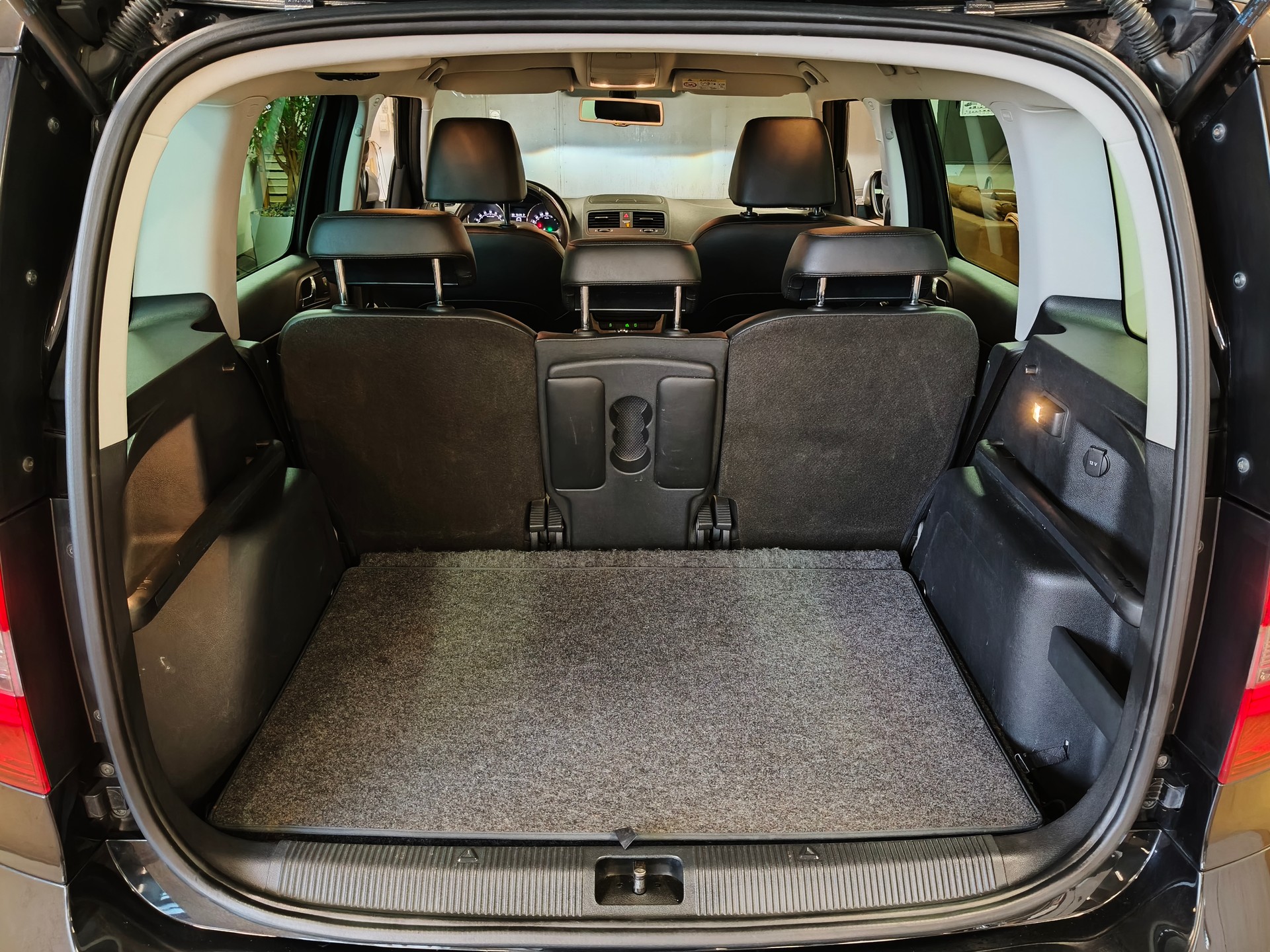 SKODA Yeti 2.0 TDI Elegance 4x4 DSG-image-23