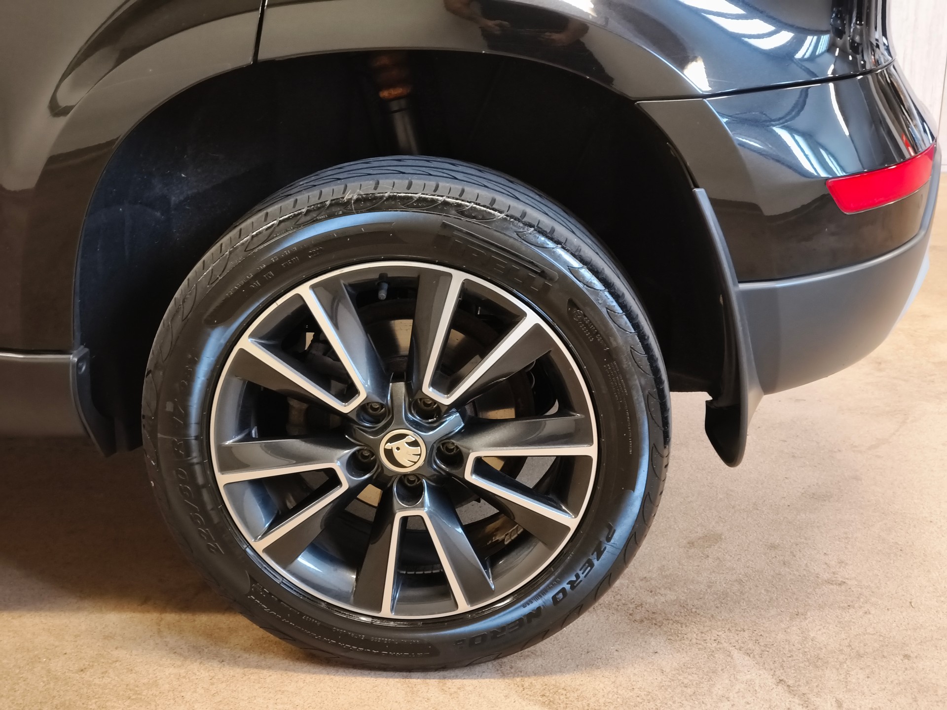 SKODA Yeti 2.0 TDI Elegance 4x4 DSG-image-14