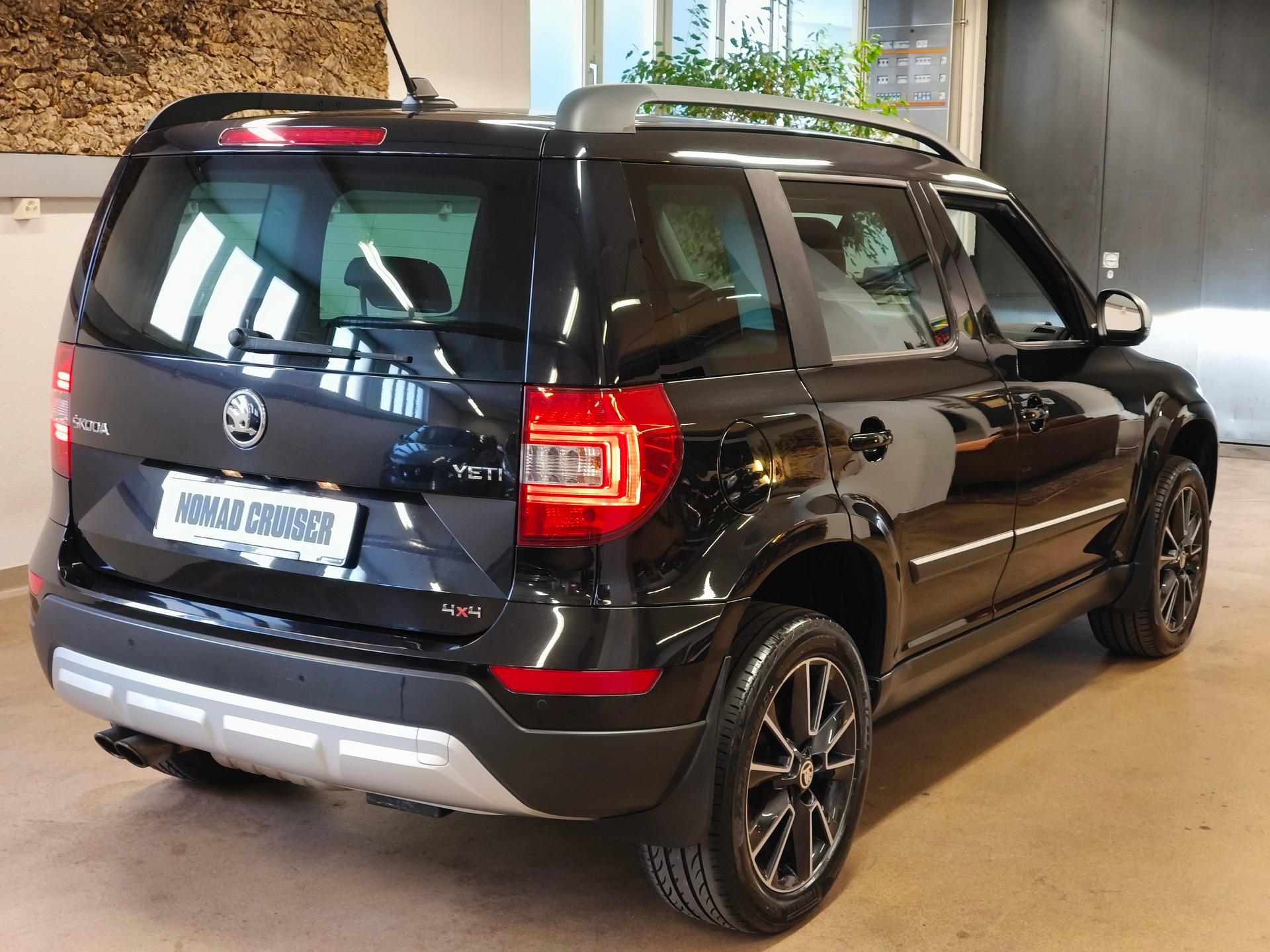 SKODA Yeti 2.0 TDI Elegance 4x4 DSG-image-10