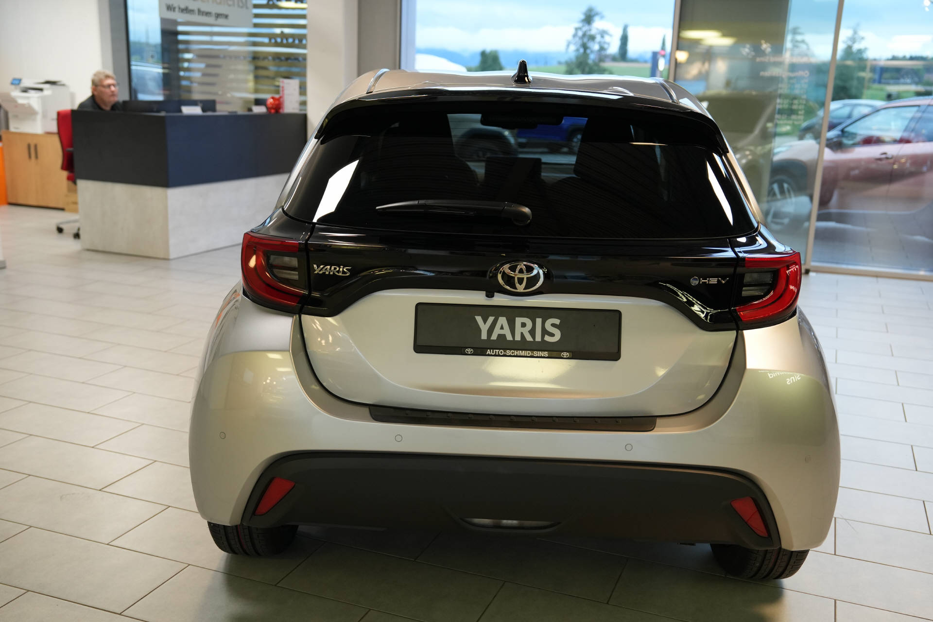 TOYOTA Yaris 1.5 VVT-i HSD Trend-image-3