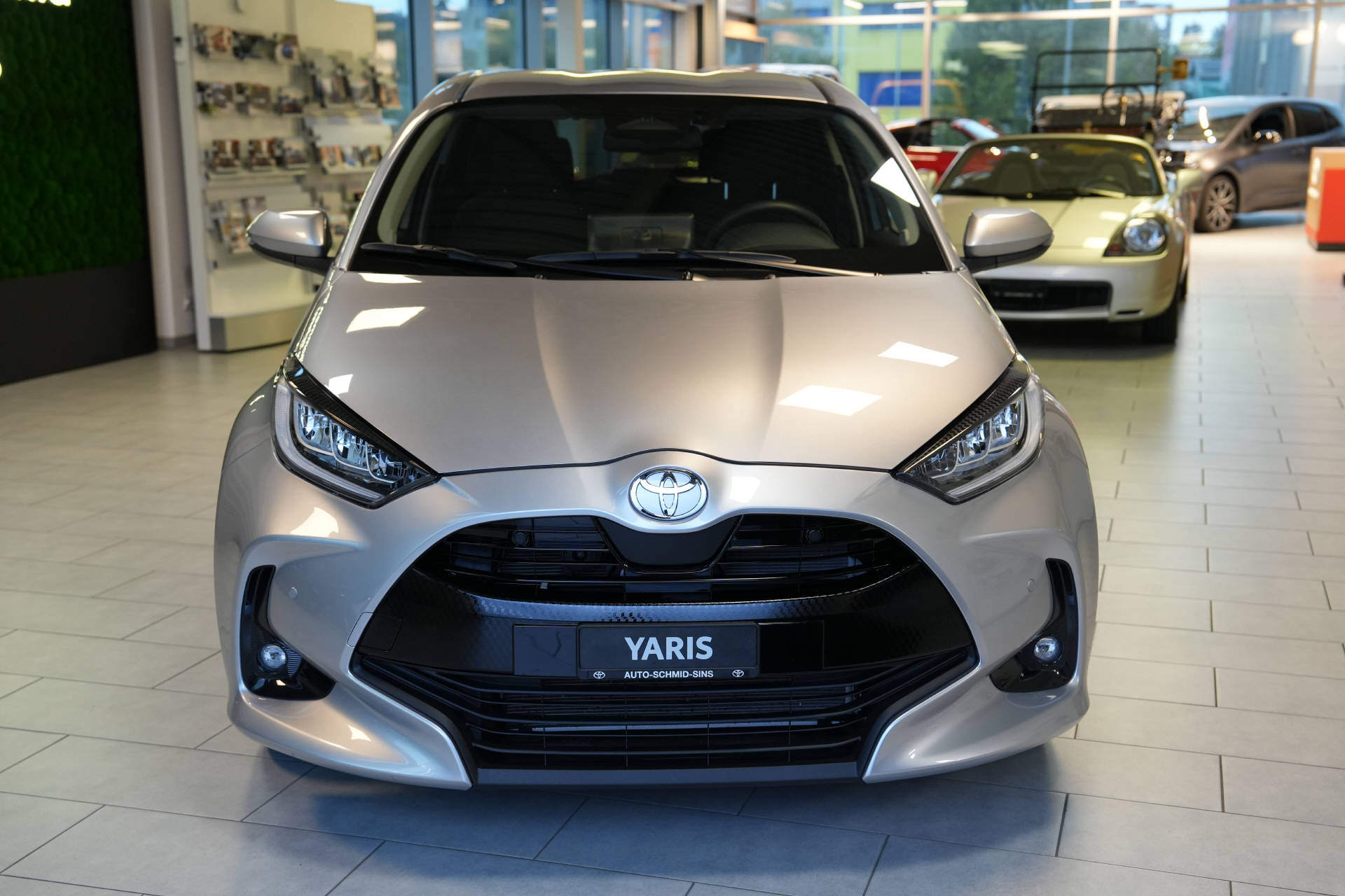 TOYOTA Yaris 1.5 VVT-i HSD Trend-image-1