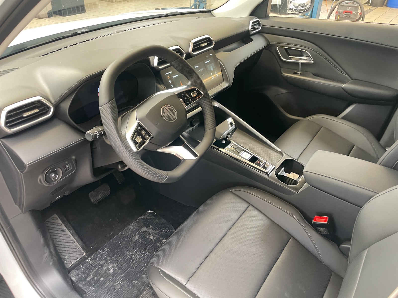 MG ZS 1.5 Hybrid+ Luxury-image-3