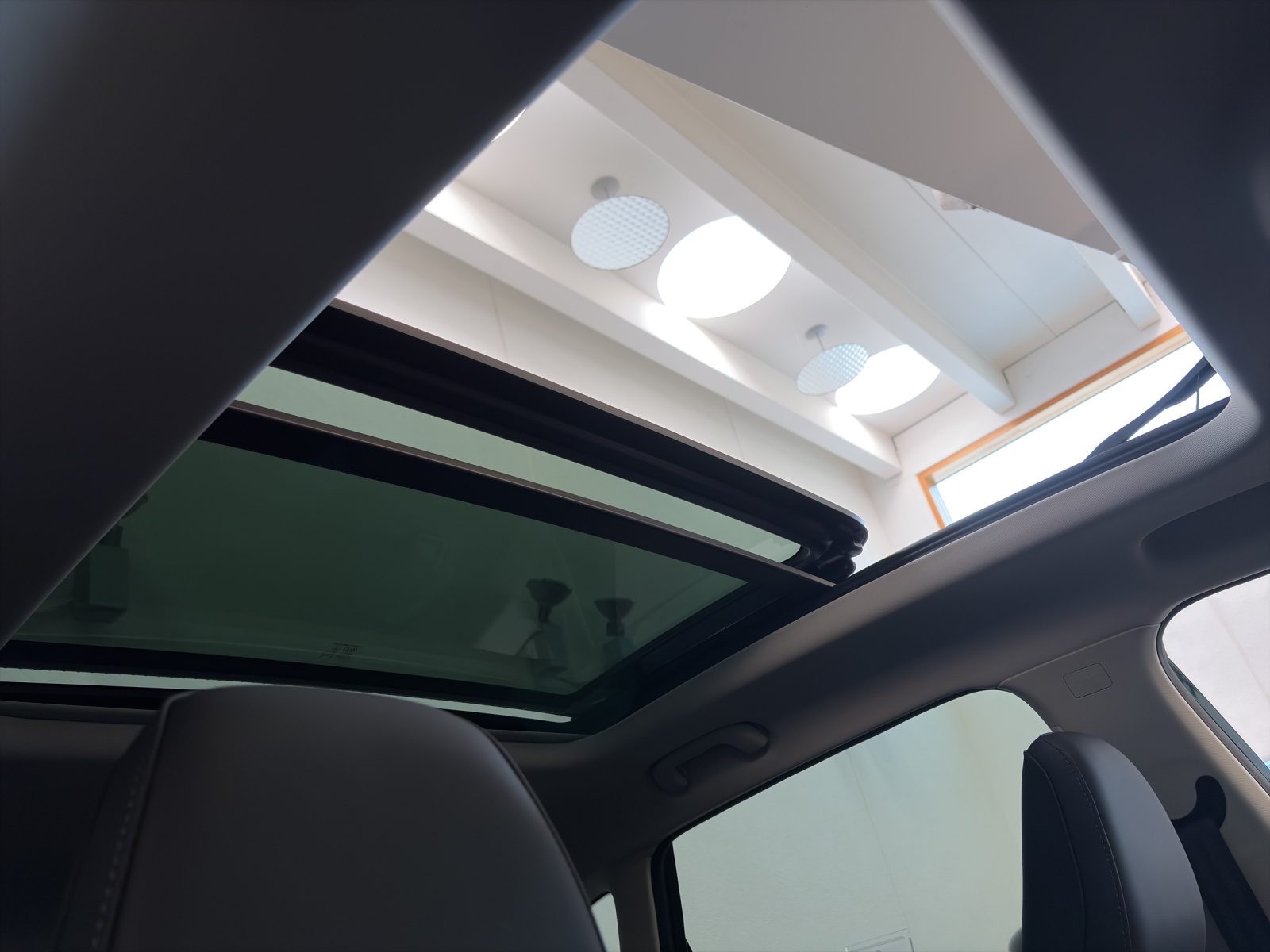 MG ZS 1.5 Hybrid+ Luxury-image-6