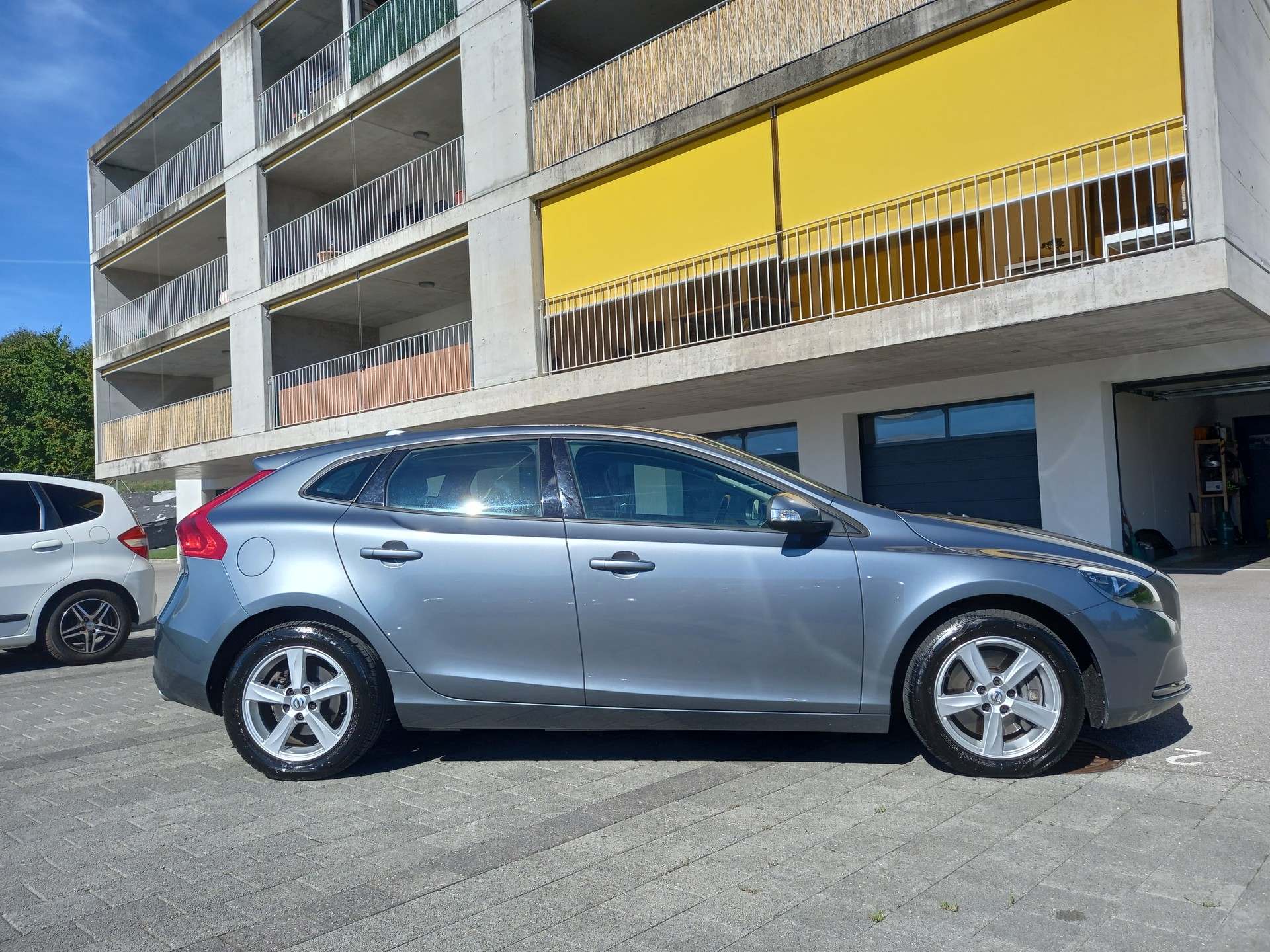 VOLVO 2.0 D3 S/S-image-1