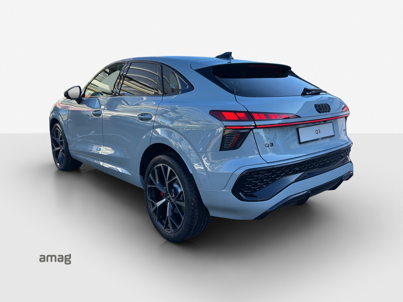 AUDI Q3 Sportback TFSI quattro 195 kW S tronic-image-2