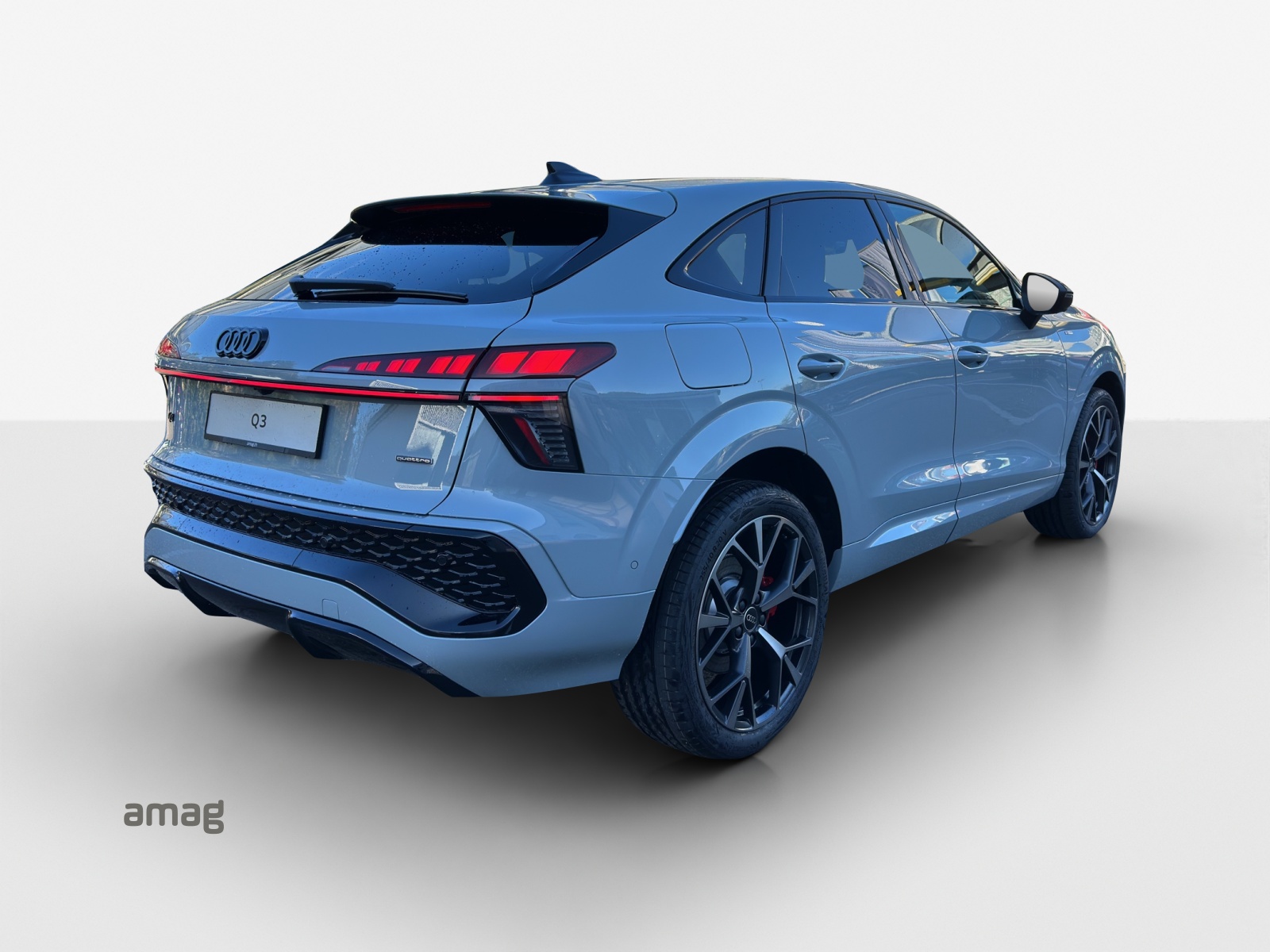 AUDI Q3 Sportback TFSI quattro 195 kW S tronic-image-4