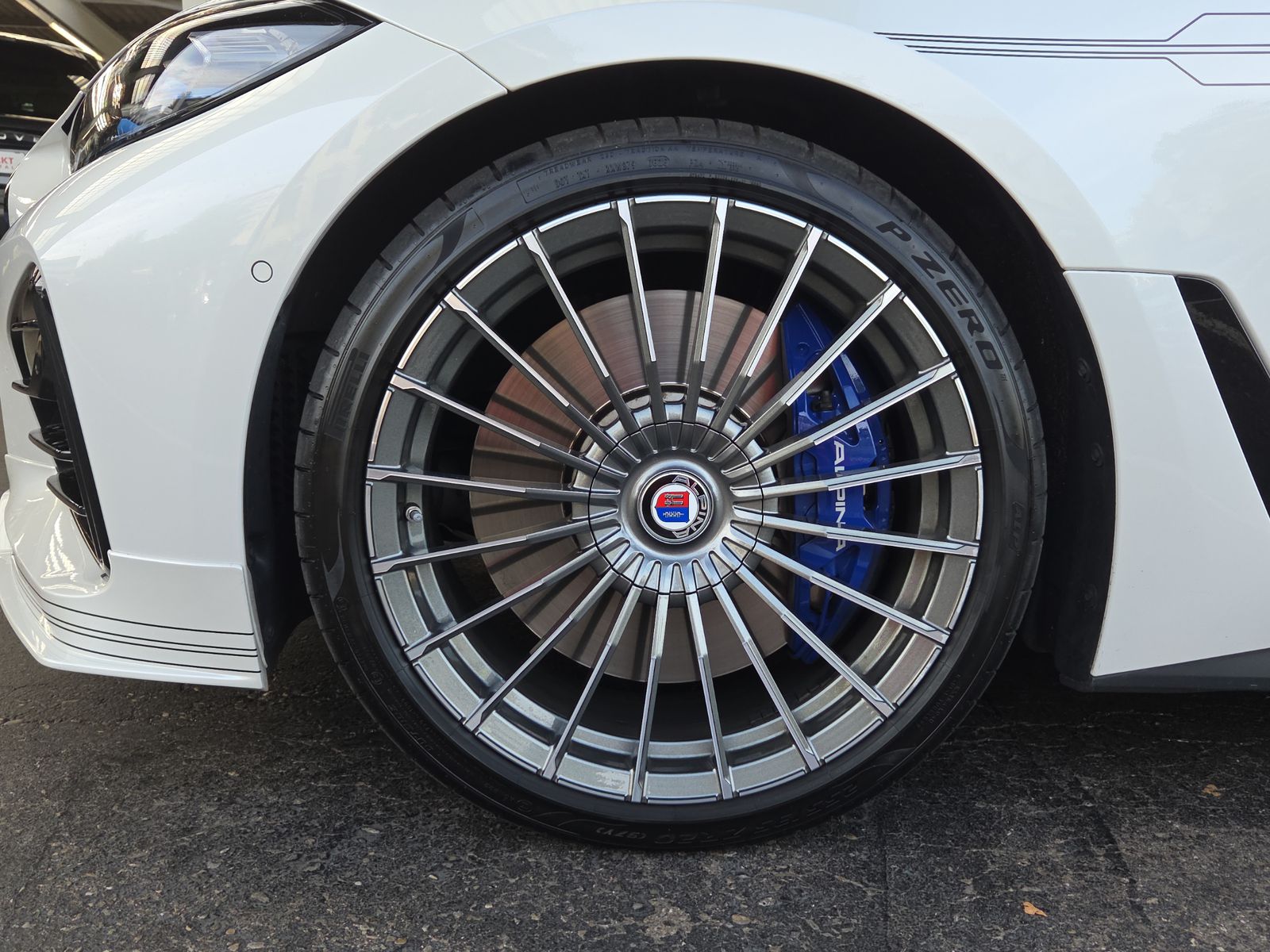 BMW-ALPINA B4 Gran Coupé 3.0 xDrive S-Tronic-image-4