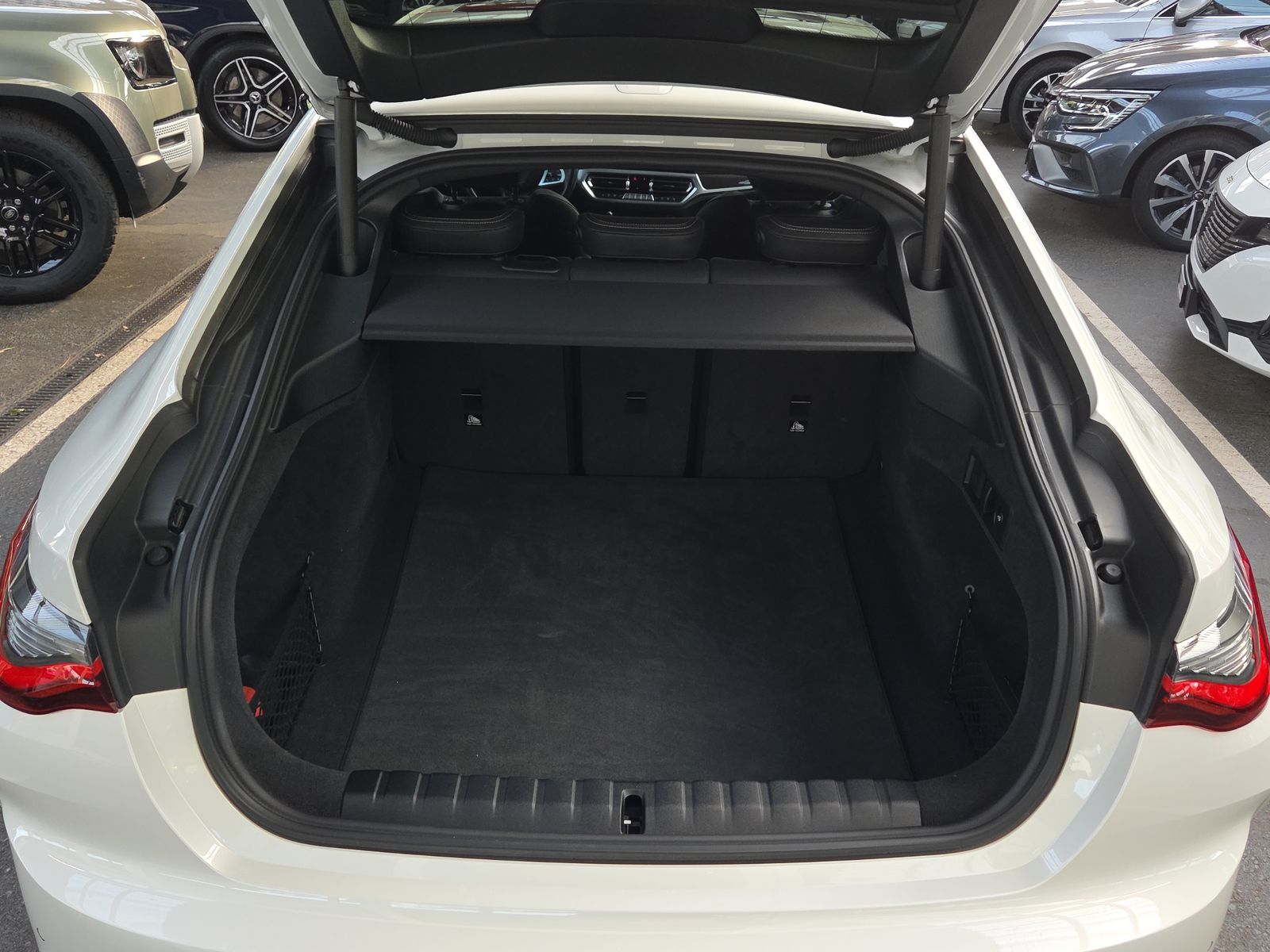 BMW-ALPINA B4 Gran Coupé 3.0 xDrive S-Tronic-image-15