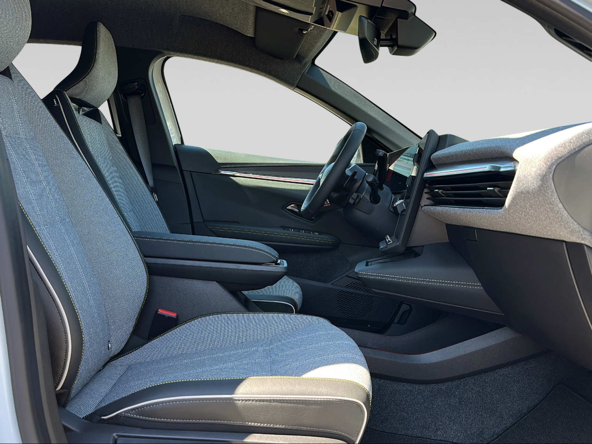 RENAULT Mégane E-Tech-image-12