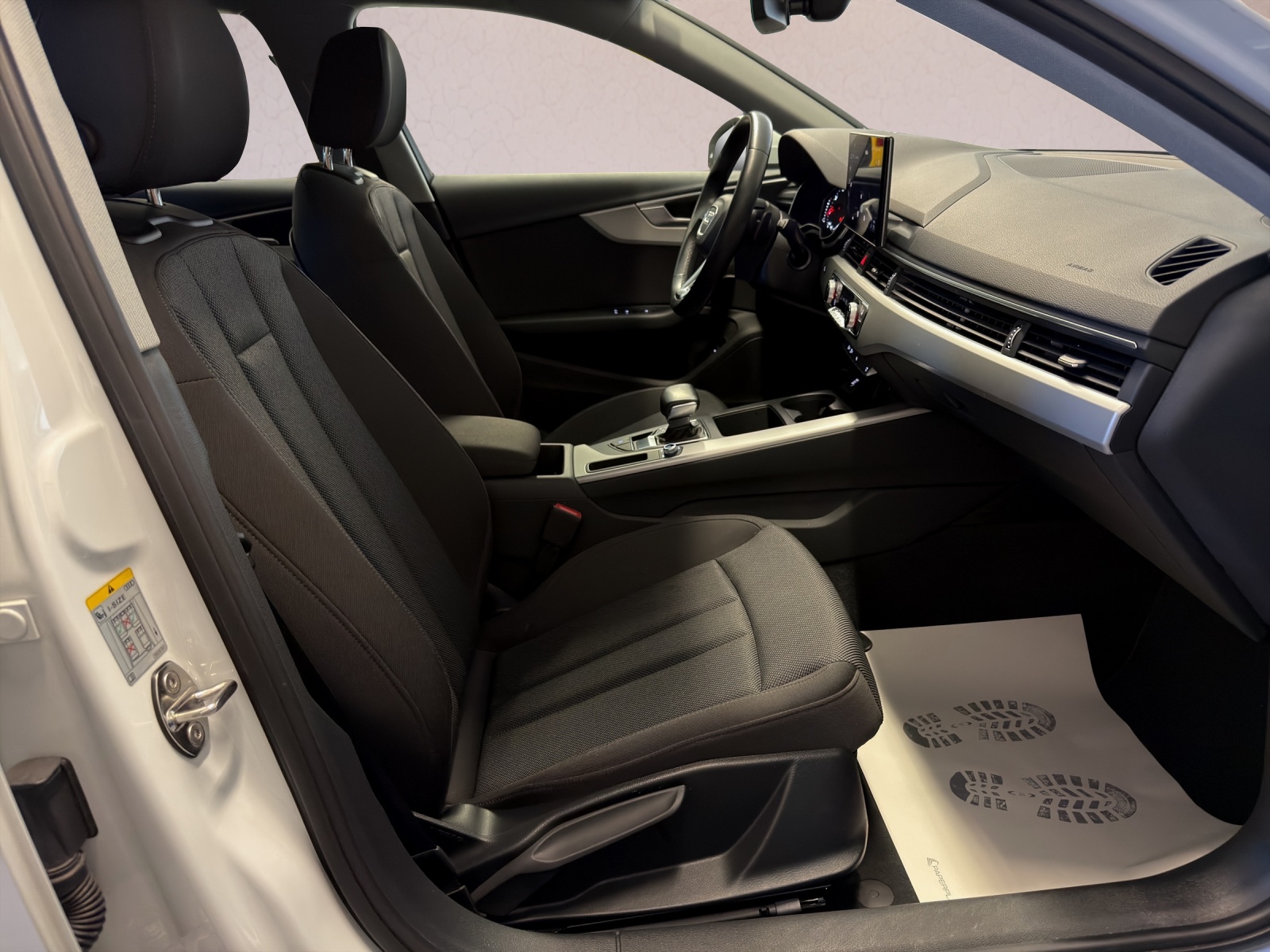AUDI A4 Avant 35 TDI S-tronic-image-14