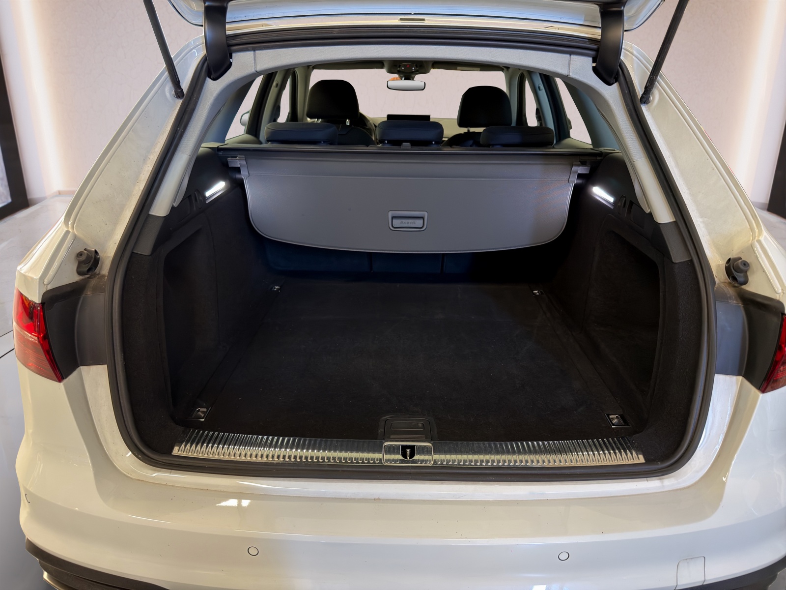 AUDI A4 Avant 35 TDI S-tronic-image-17