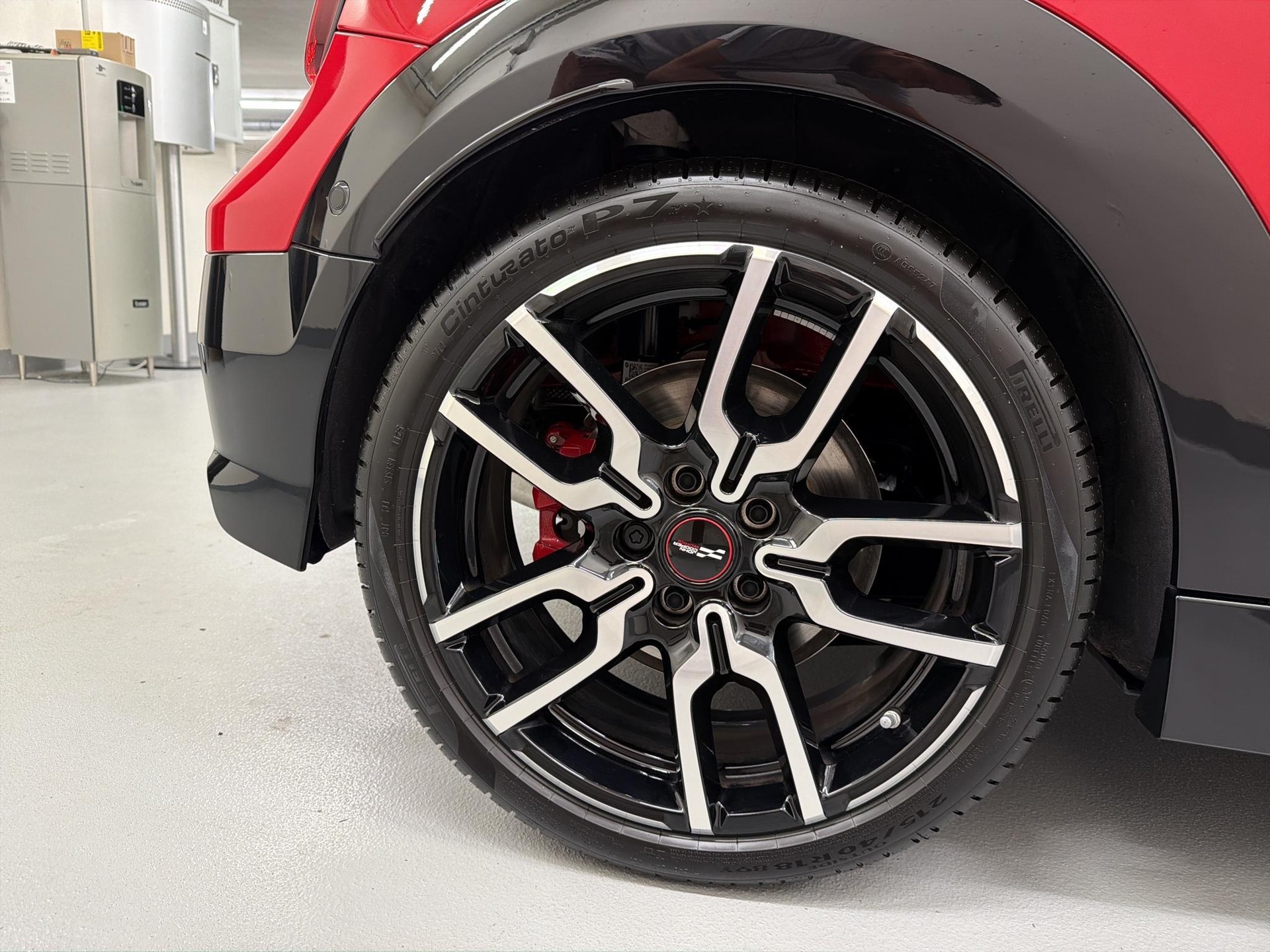 MINI John Cooper Works Cabrio-image-6