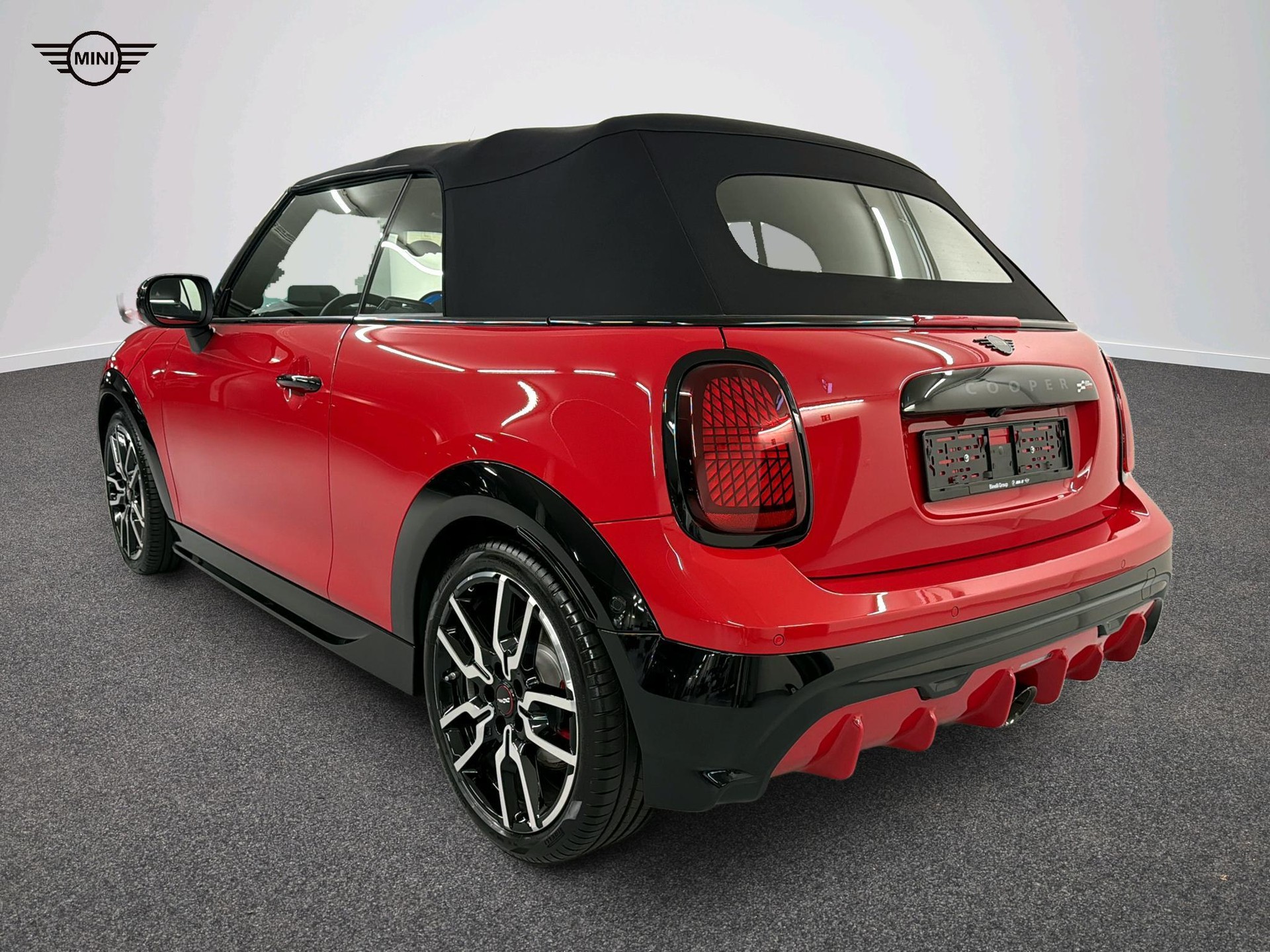 MINI John Cooper Works Cabrio-image-3