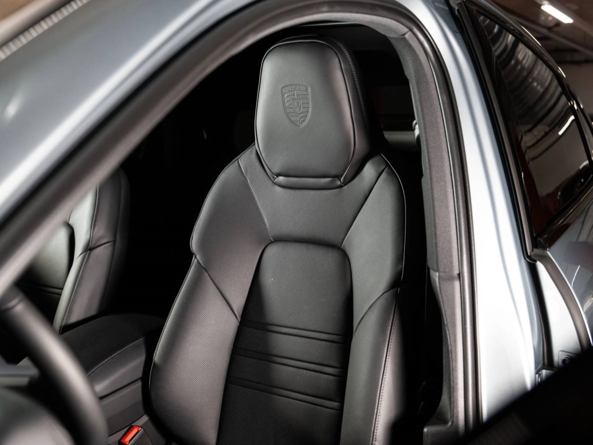 PORSCHE Cayenne E-Hybrid Coupé Black Edition-image-15