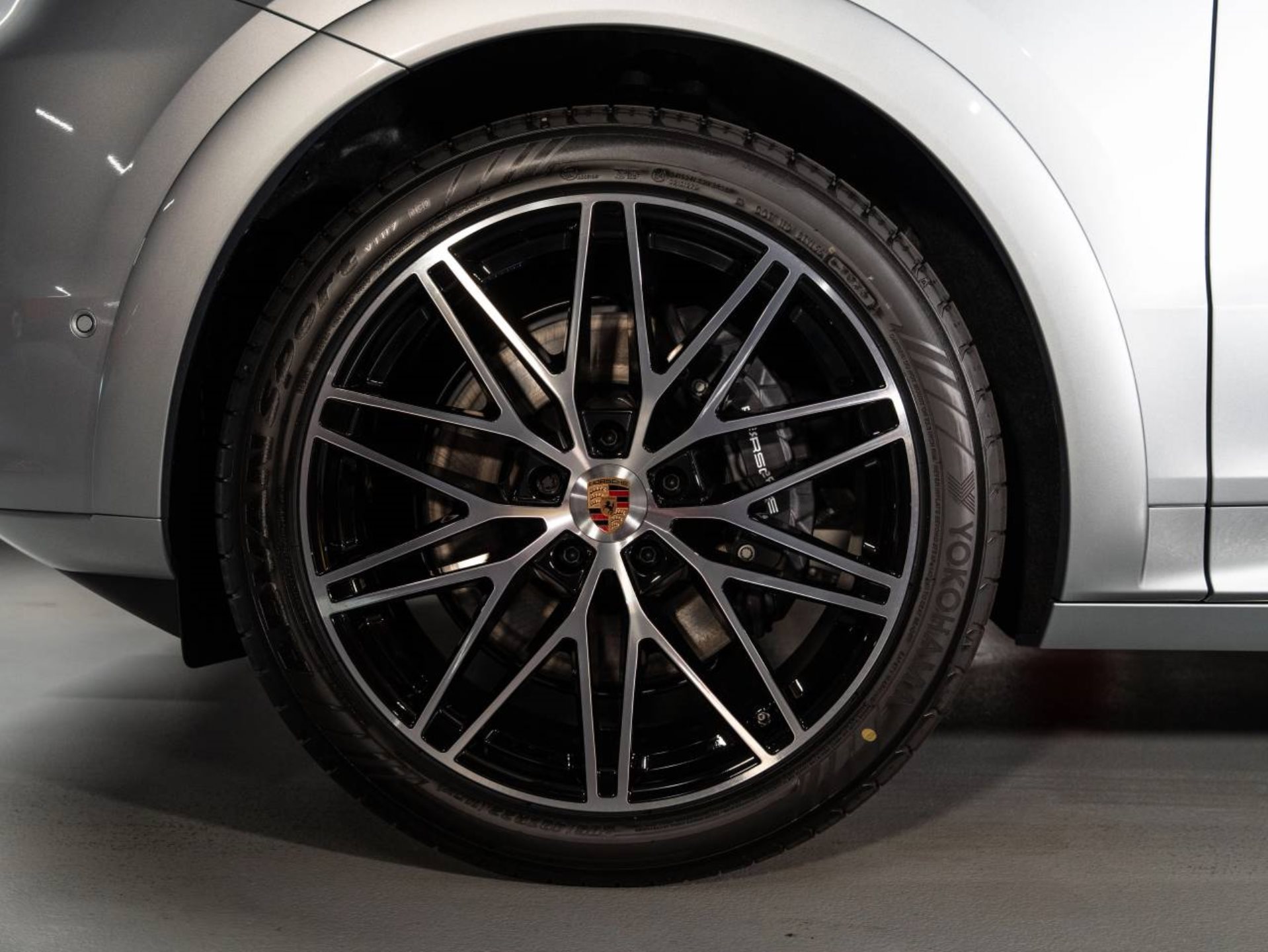 PORSCHE Cayenne E-Hybrid Coupé Black Edition-image-20
