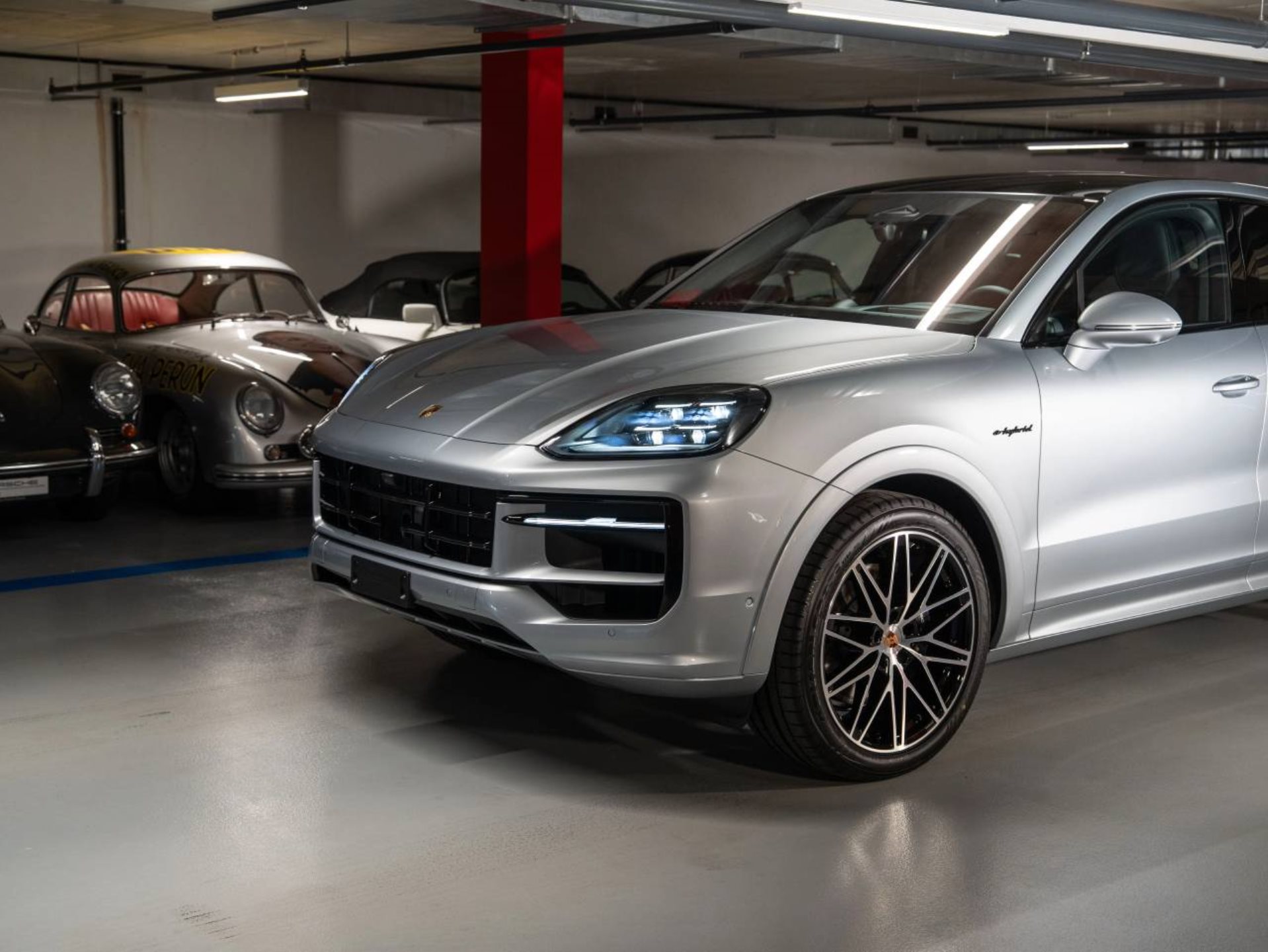 PORSCHE Cayenne E-Hybrid Coupé Black Edition-image-21