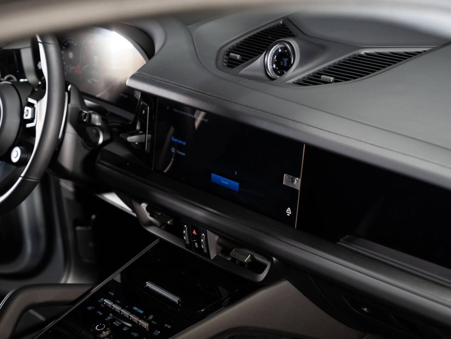 PORSCHE Cayenne E-Hybrid Coupé Black Edition-image-14