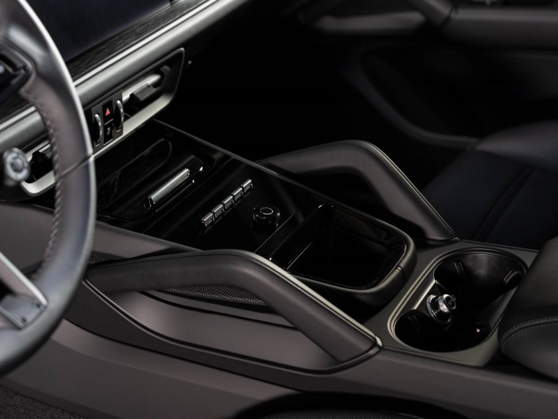 PORSCHE Cayenne E-Hybrid Coupé Black Edition-image-12