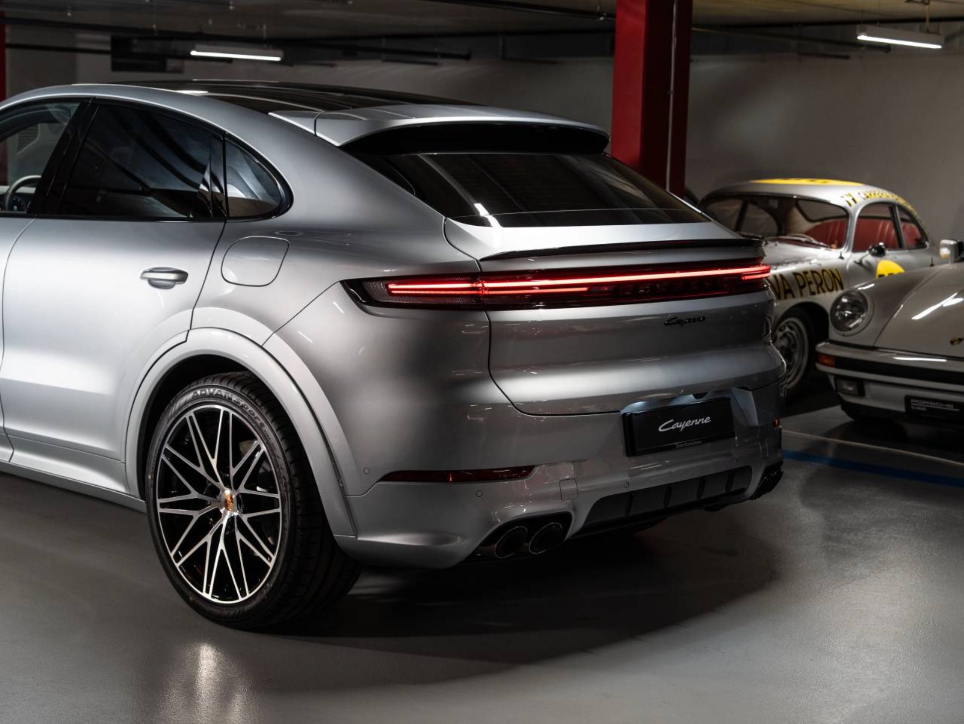 PORSCHE Cayenne E-Hybrid Coupé Black Edition-image-22