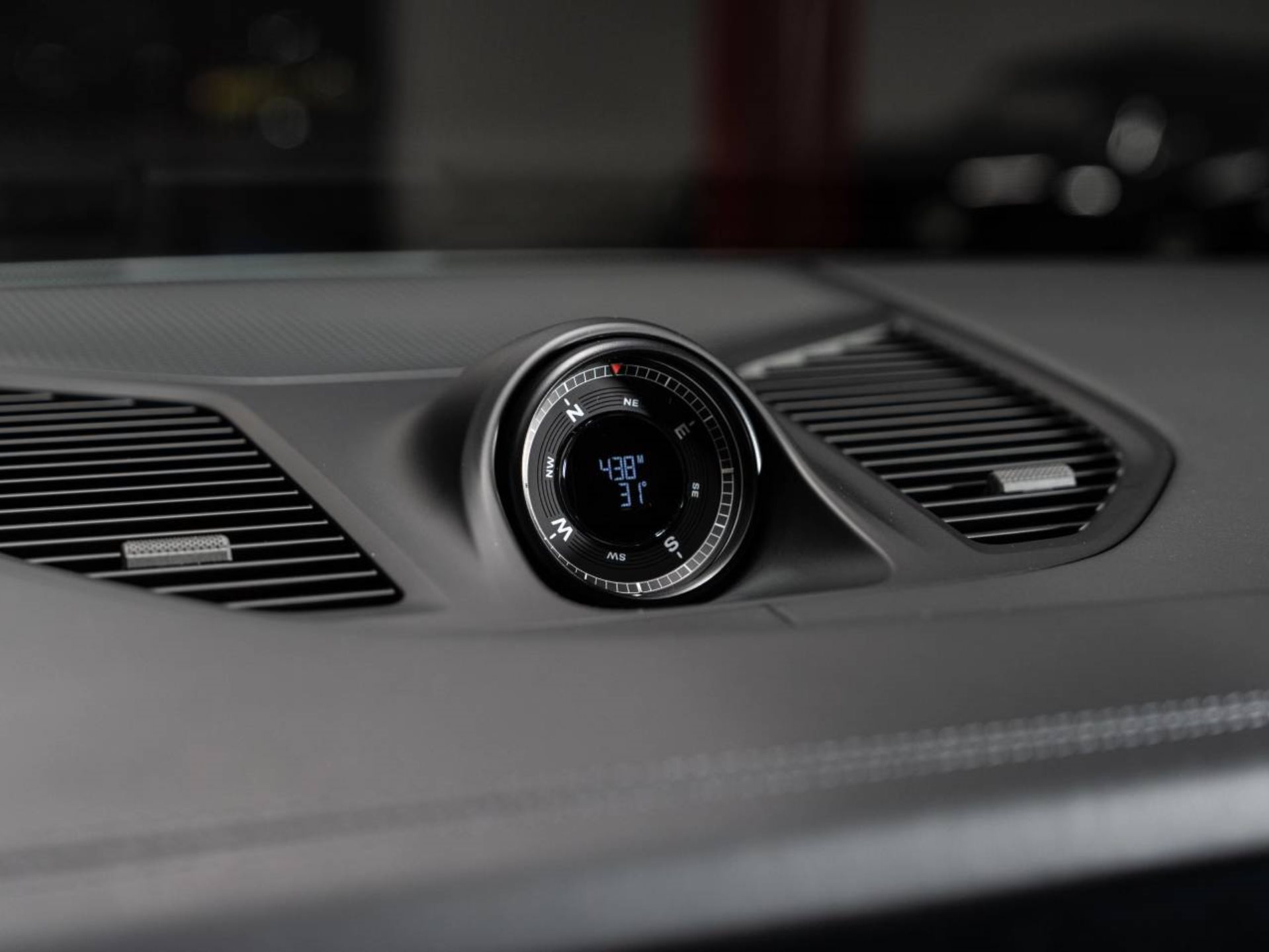 PORSCHE Cayenne E-Hybrid Coupé Black Edition-image-10