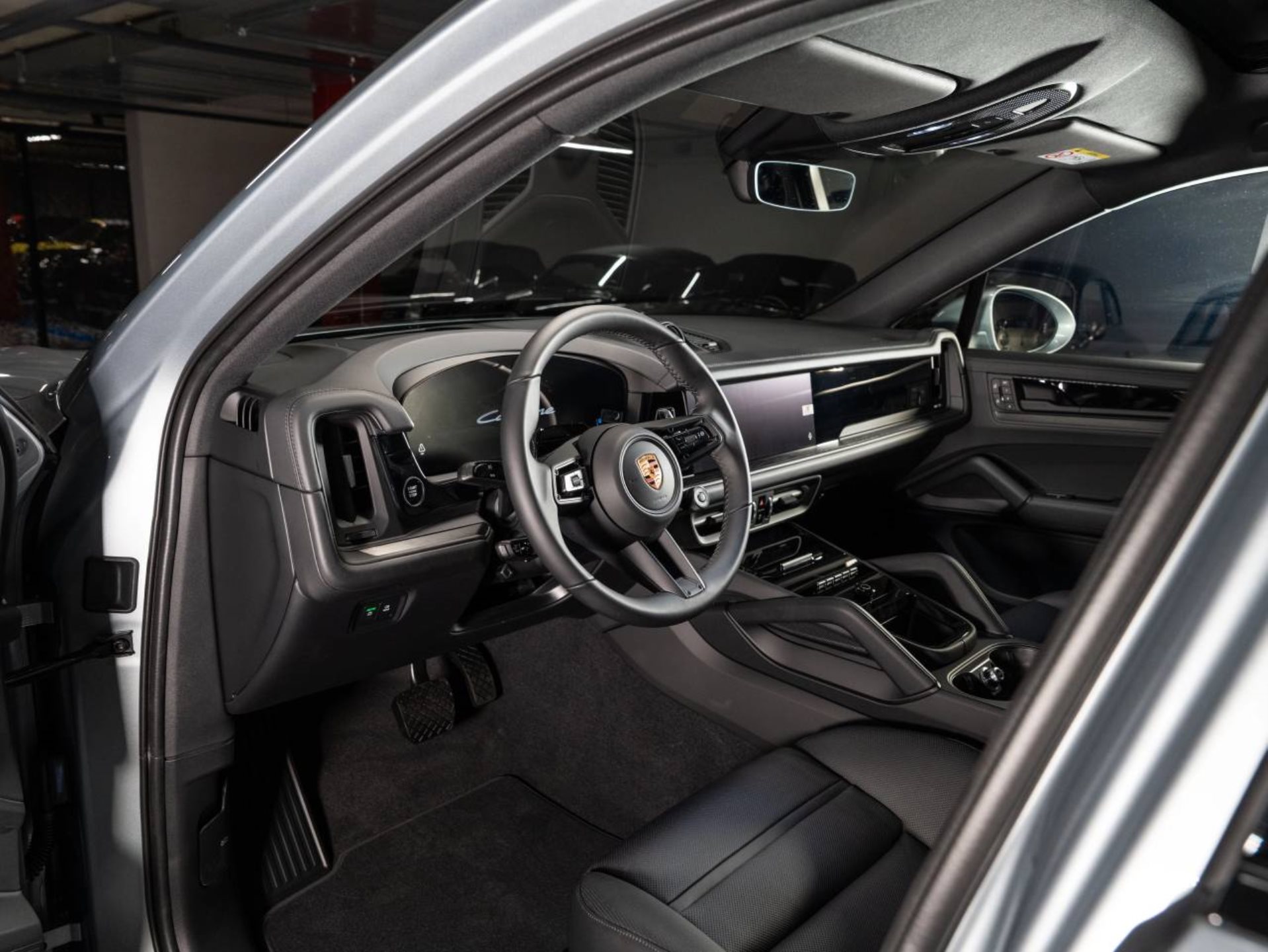 PORSCHE Cayenne E-Hybrid Coupé Black Edition-image-3