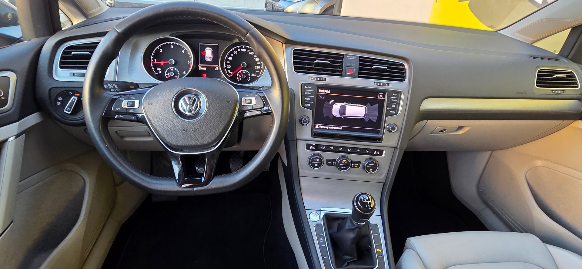 VW Golf Variant 2.0 TDI Comfortline-image-10