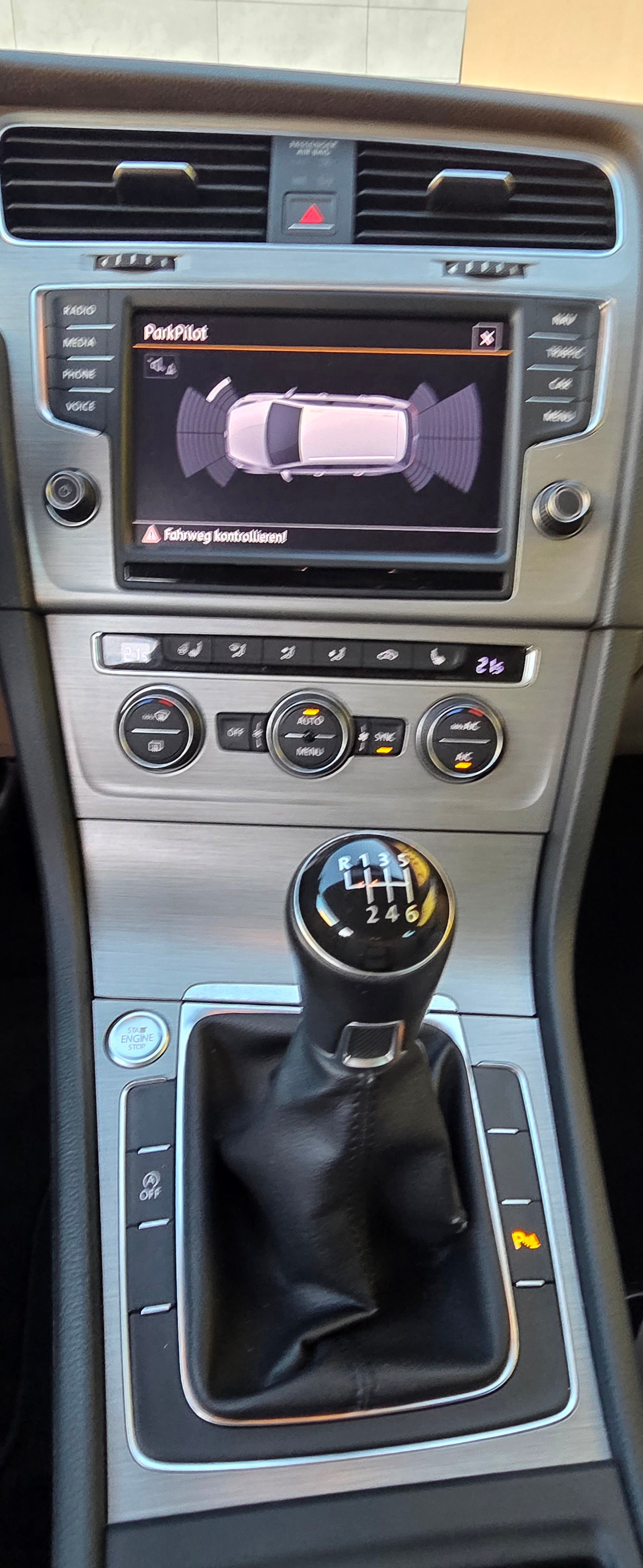 VW Golf Variant 2.0 TDI Comfortline-image-11