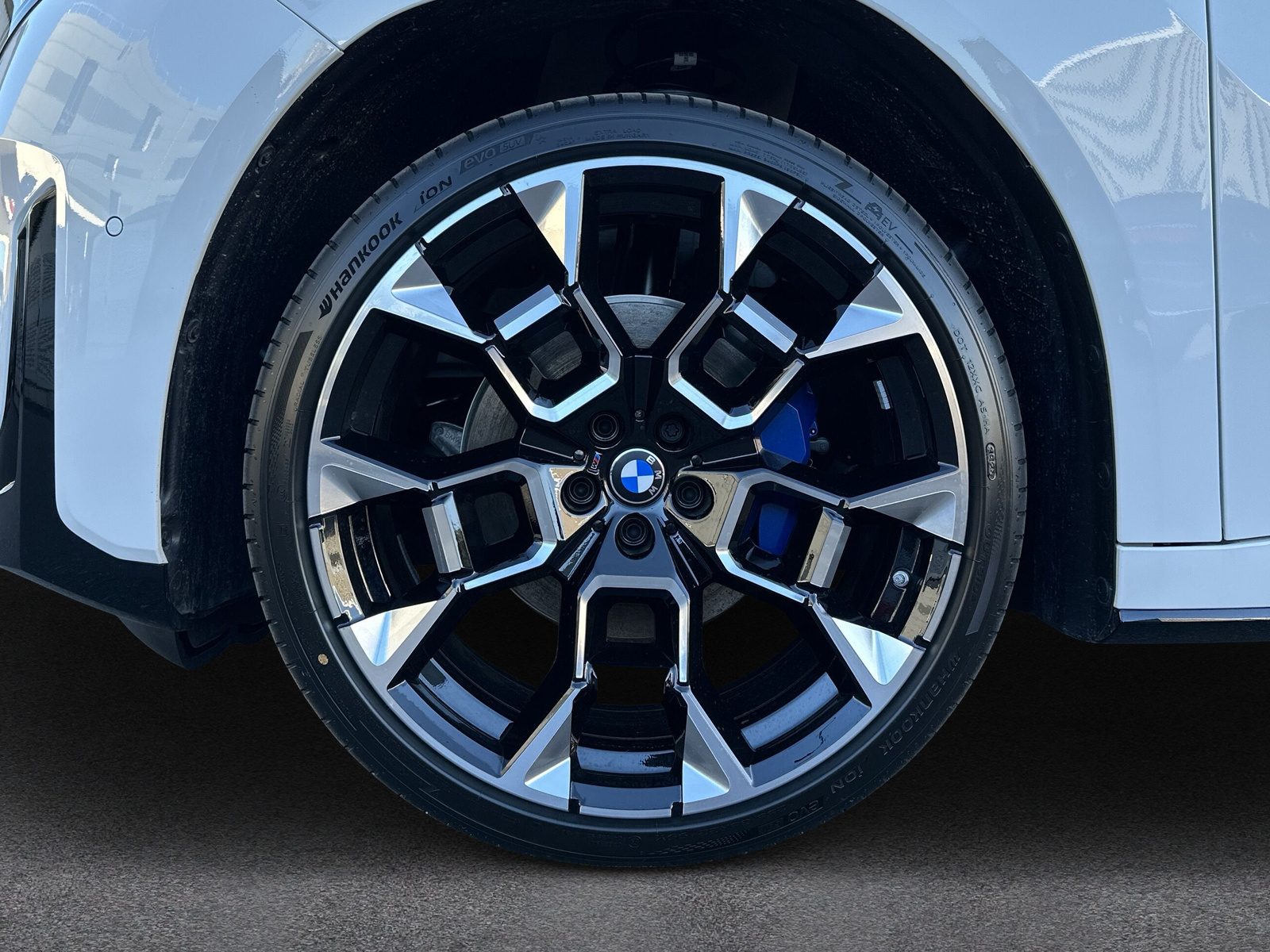 BMW iX3 50 xDrive M Sport-image-8