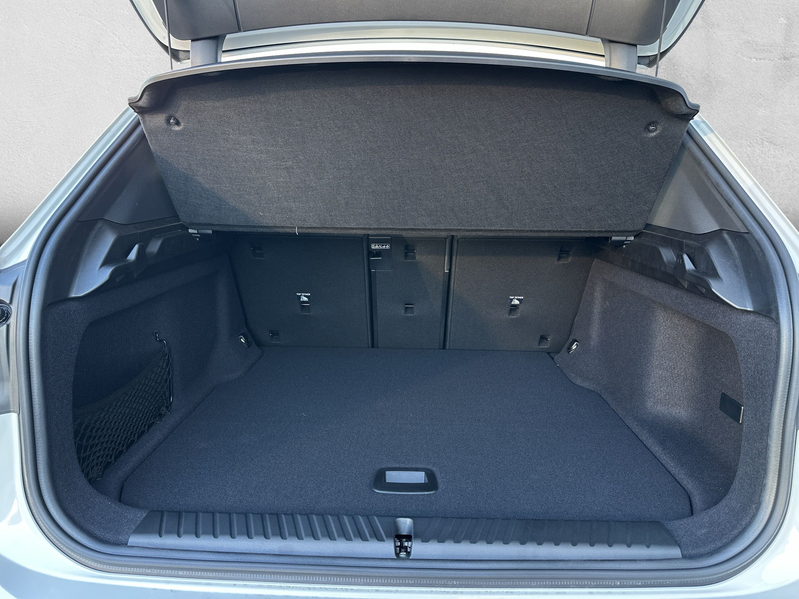 BMW iX3 50 xDrive M Sport-image-9